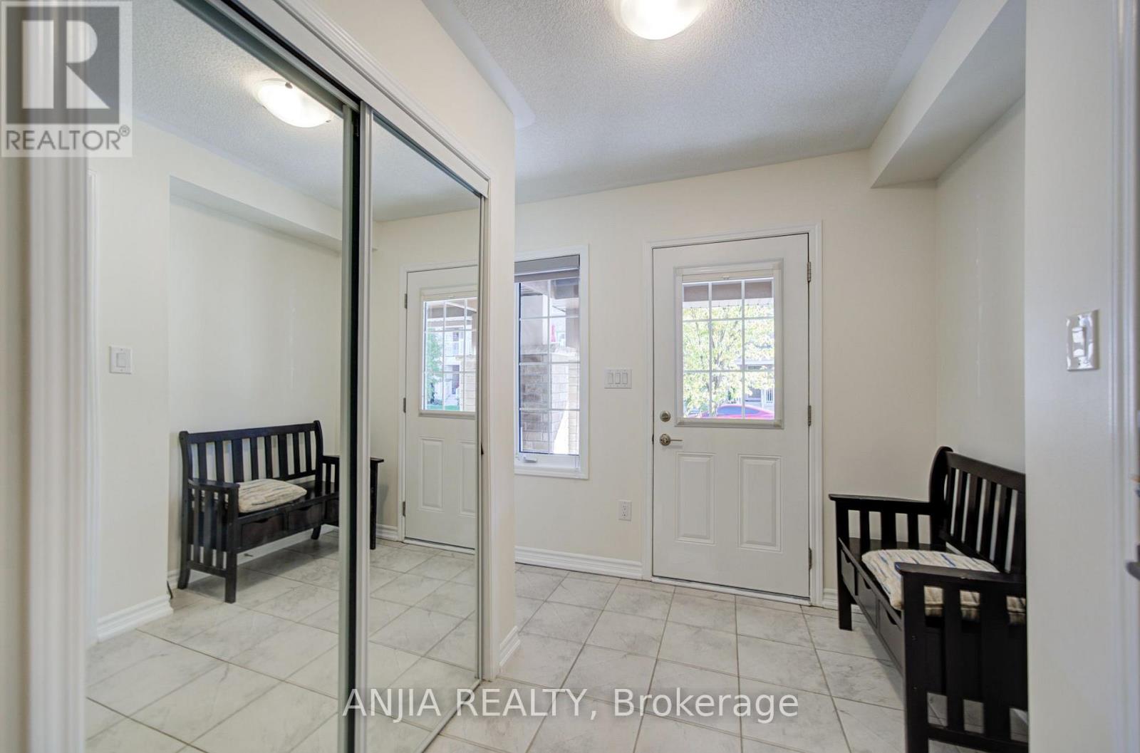 24 Goldeye Street, Whitby, Ontario  L1P 0E5 - Photo 5 - E14096382