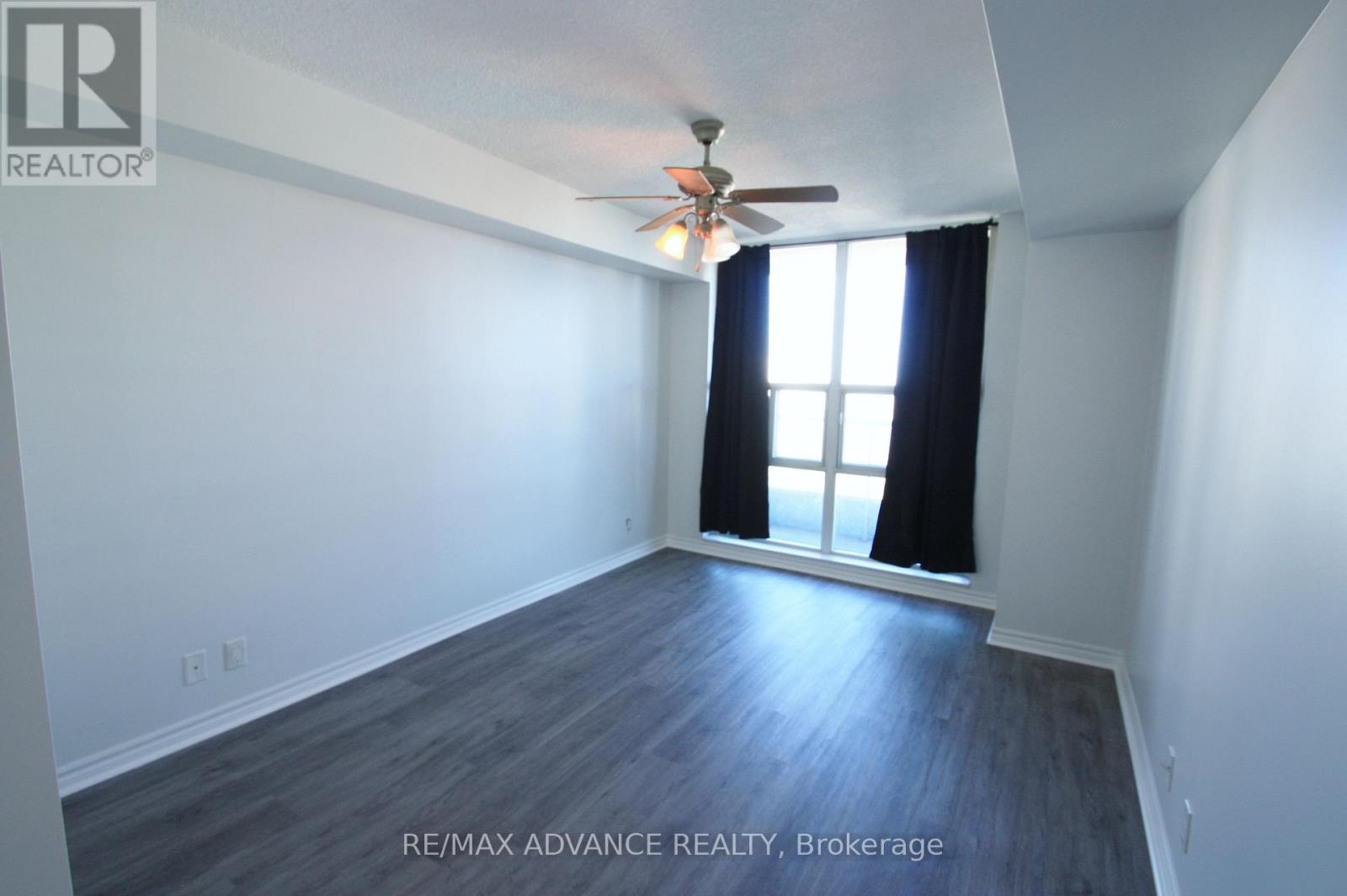 1601 - 1 Elm Drive W, Mississauga, Ontario  L5B 4M1 - Photo 13 - W14096410
