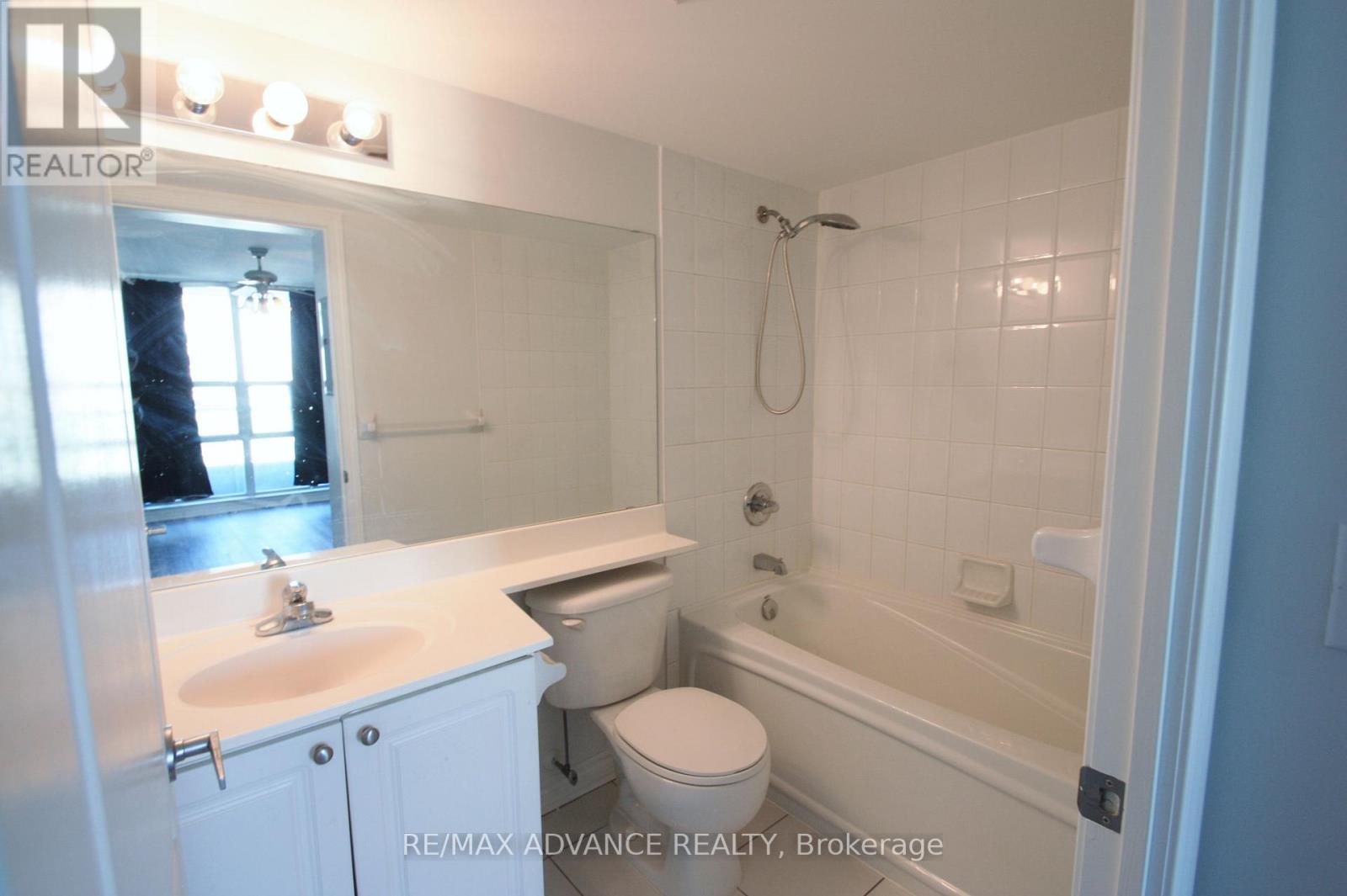 1601 - 1 Elm Drive W, Mississauga, Ontario  L5B 4M1 - Photo 17 - W14096410