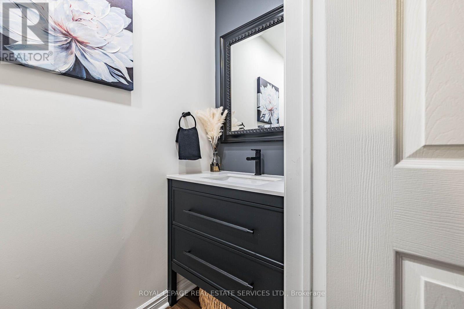 1045 Mannington Lane, Mississauga, Ontario  L4W 3X6 - Photo 23 - W14096414