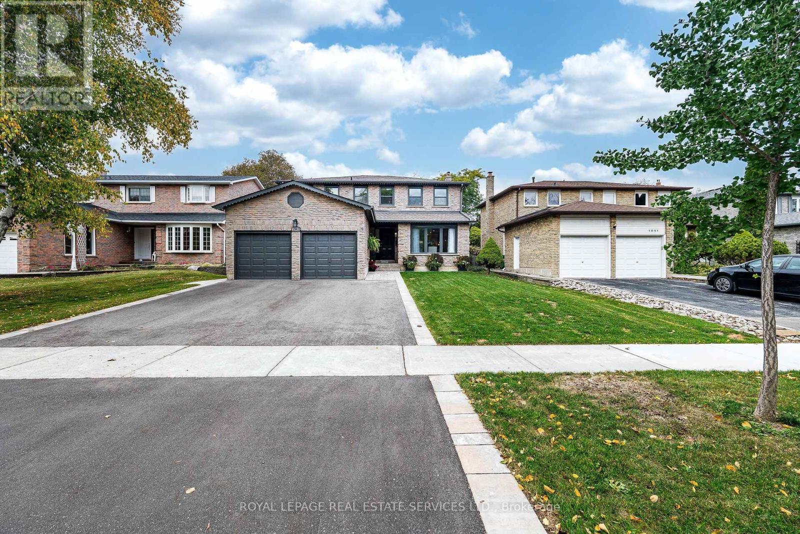 1045 Mannington Lane, Mississauga, Ontario  L4W 3X6 - Photo 4 - W14096414