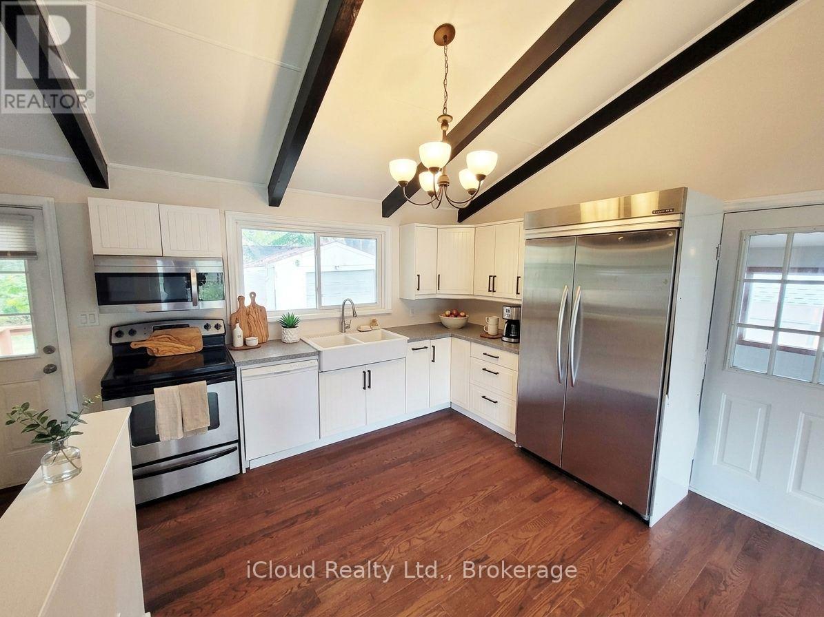 172 Silas Boulevard, Georgina, Ontario  L4P 2K3 - Photo 2 - N13858462