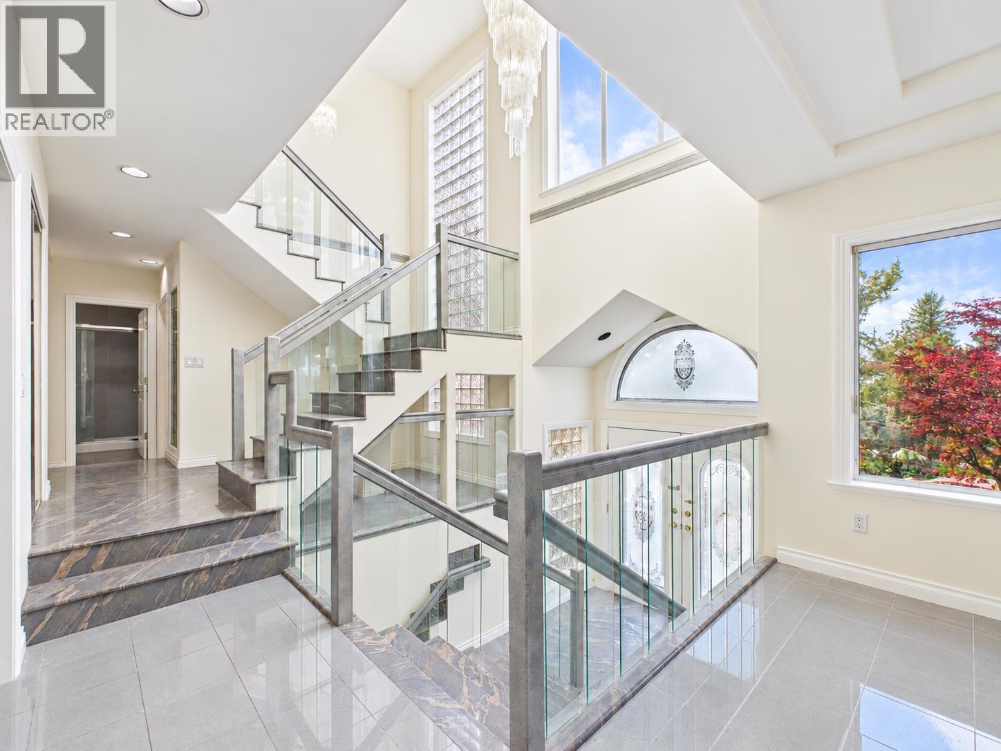 825 Everett Crescent, Burnaby, British Columbia  V5A 2N3 - Photo 7 - R3176713