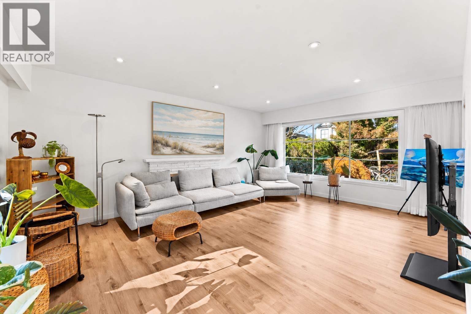 915 Wentworth Avenue, North Vancouver, British Columbia  V7R 1R8 - Photo 7 - R3166963