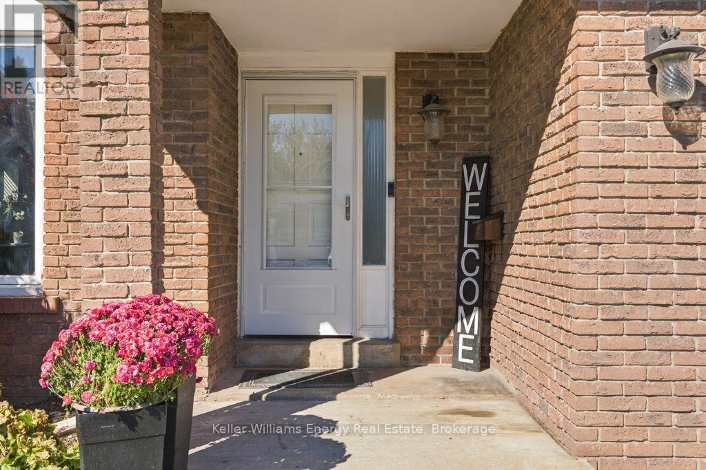 26 Carruthers Drive, Clarington, Ontario  L1C 3S2 - Photo 3 - E14096488