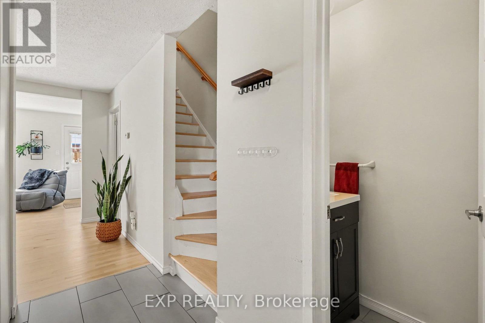 1290 Cahill Drive, Ottawa, Ontario  K1V 9R1 - Photo 3 - X14096494
