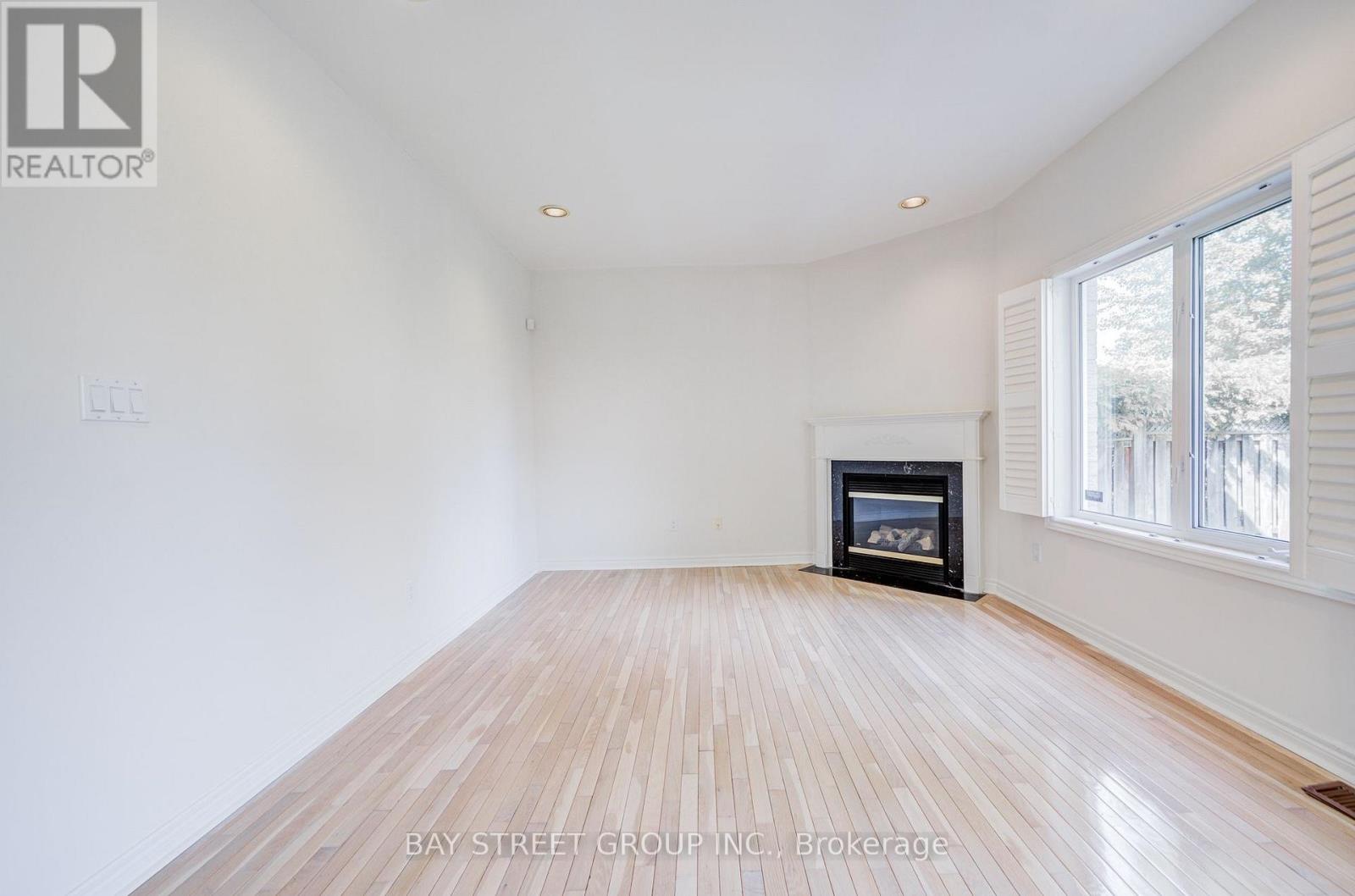 13 Pembrooke Road, Markham, Ontario  L6C 2L2 - Photo 12 - N14096416