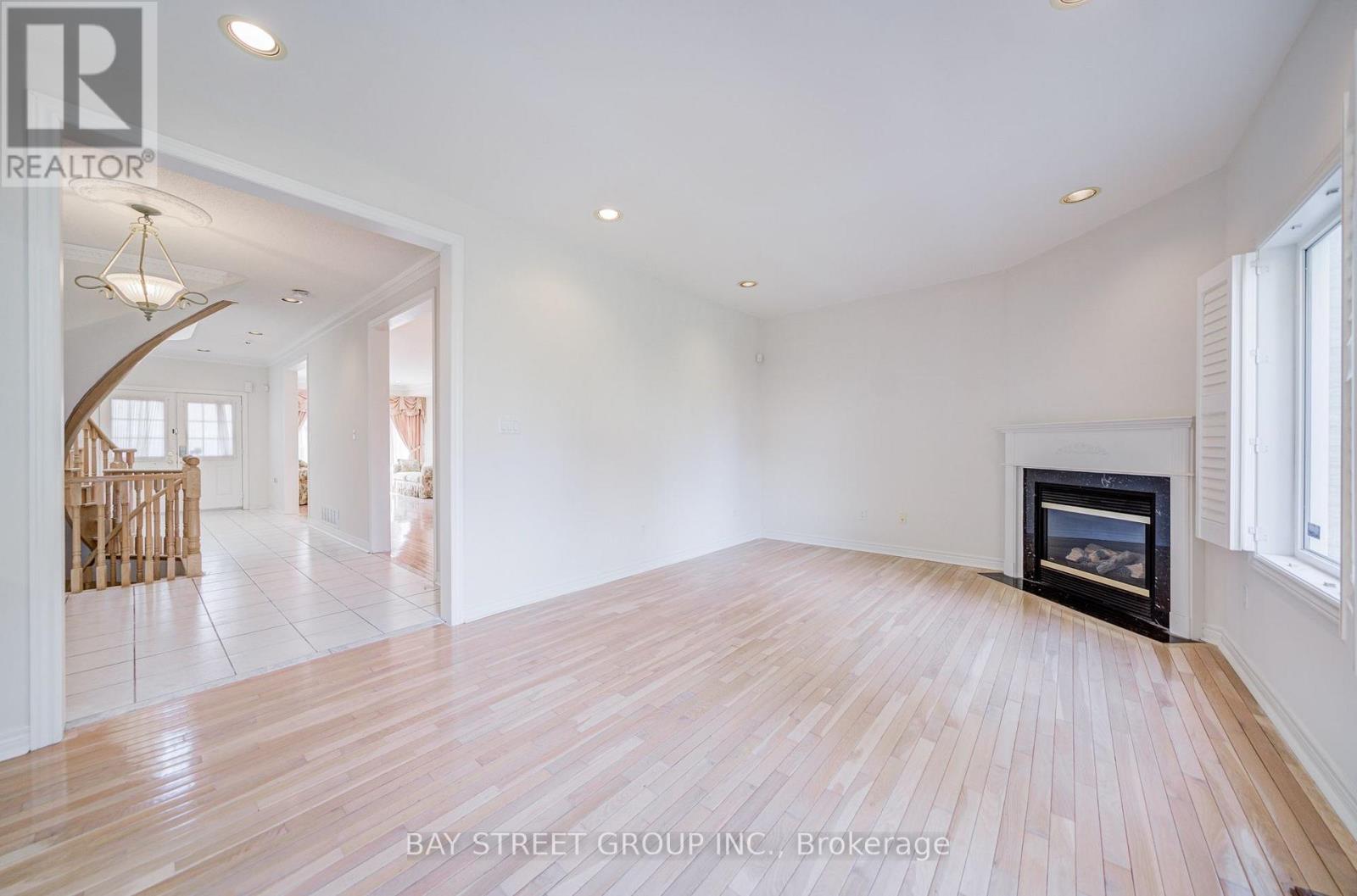13 Pembrooke Road, Markham, Ontario  L6C 2L2 - Photo 13 - N14096416