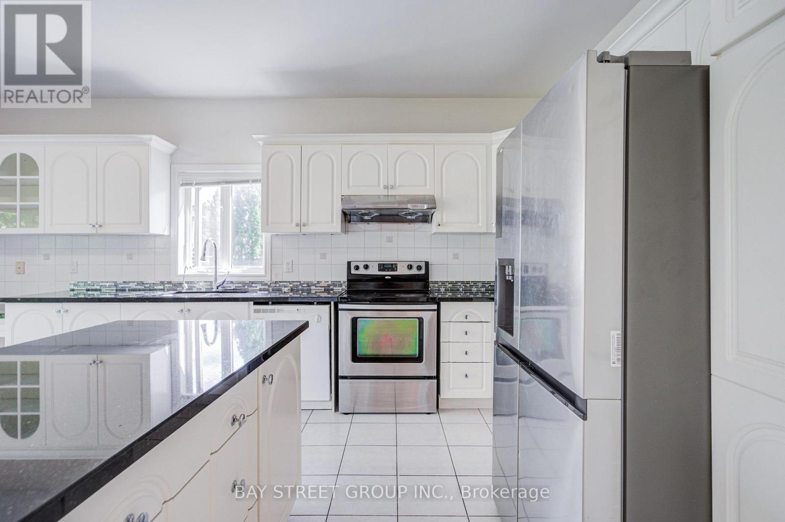 13 Pembrooke Road, Markham, Ontario  L6C 2L2 - Photo 16 - N14096416