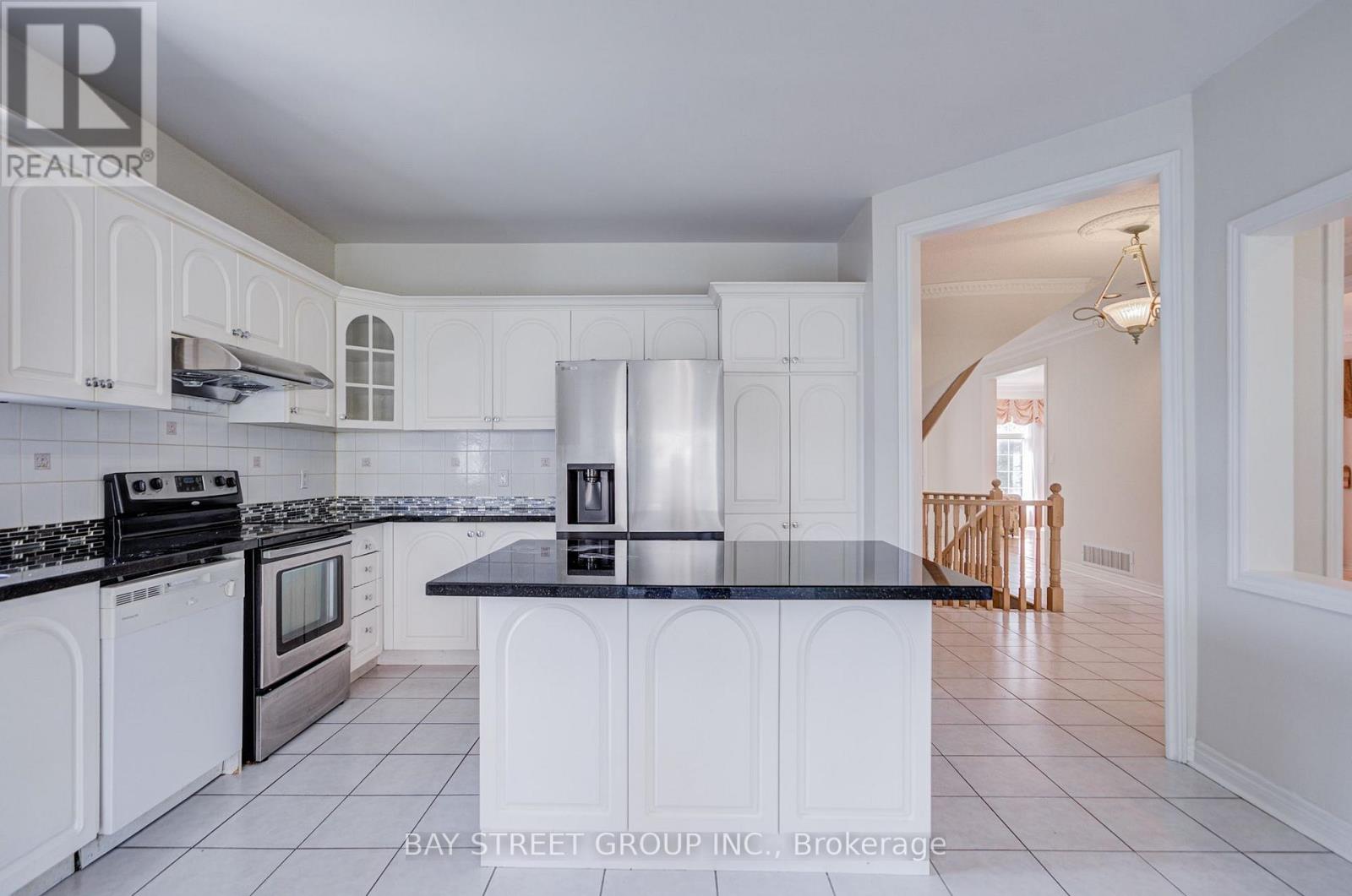 13 Pembrooke Road, Markham, Ontario  L6C 2L2 - Photo 17 - N14096416