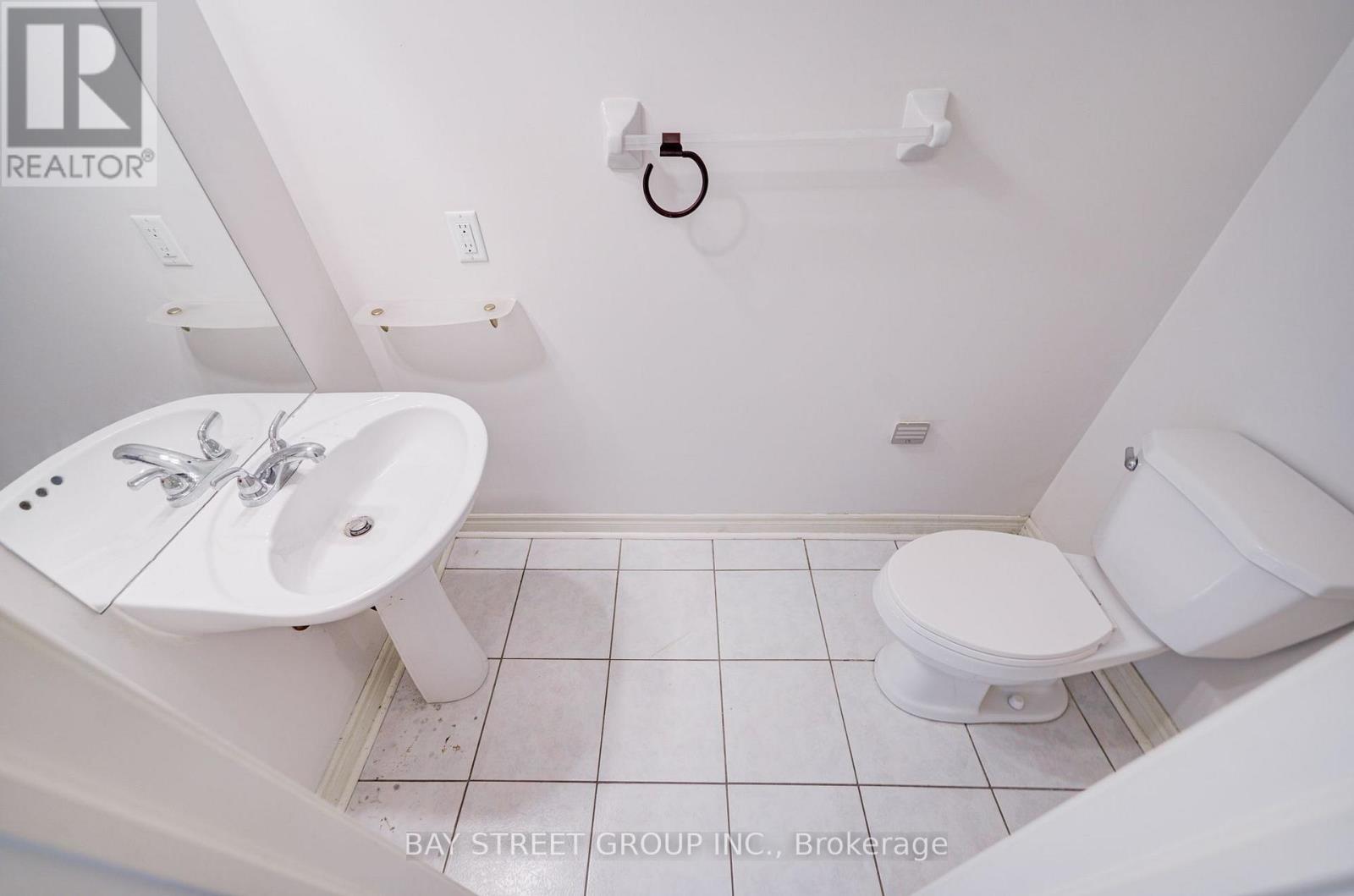 13 Pembrooke Road, Markham, Ontario  L6C 2L2 - Photo 25 - N14096416