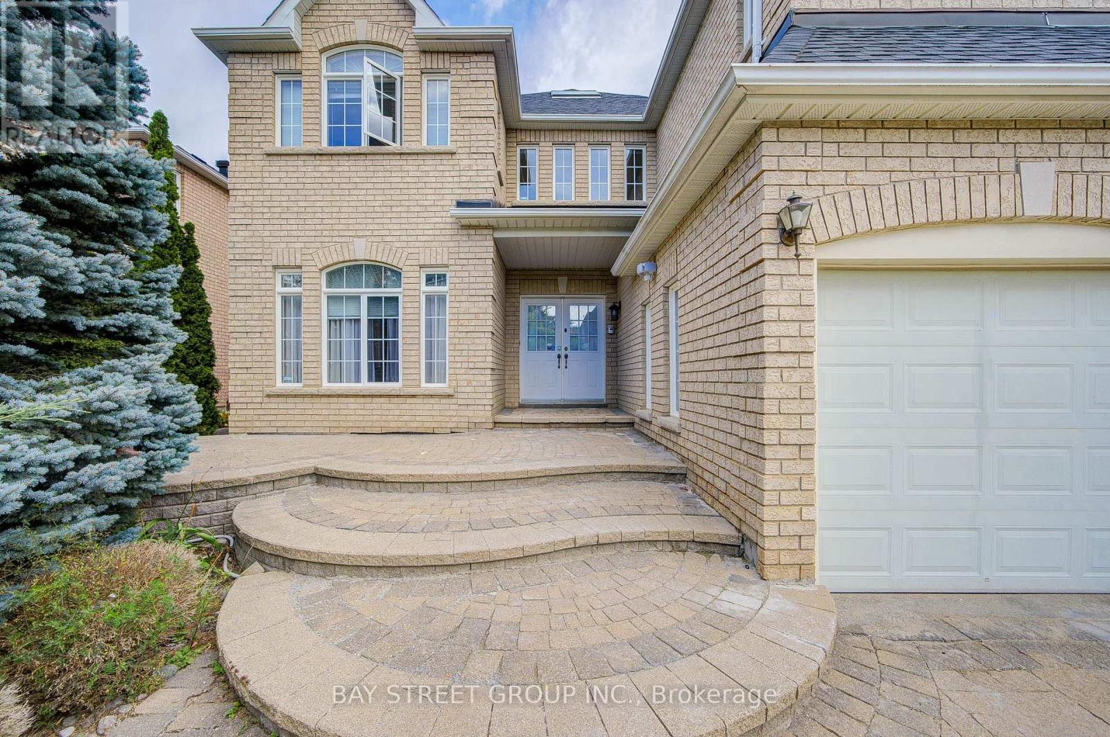 13 Pembrooke Road, Markham, Ontario  L6C 2L2 - Photo 3 - N14096416