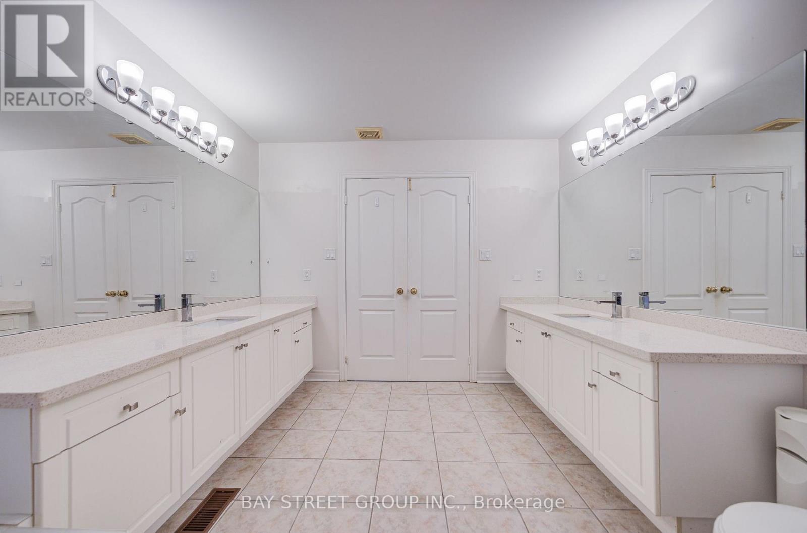 13 Pembrooke Road, Markham, Ontario  L6C 2L2 - Photo 34 - N14096416