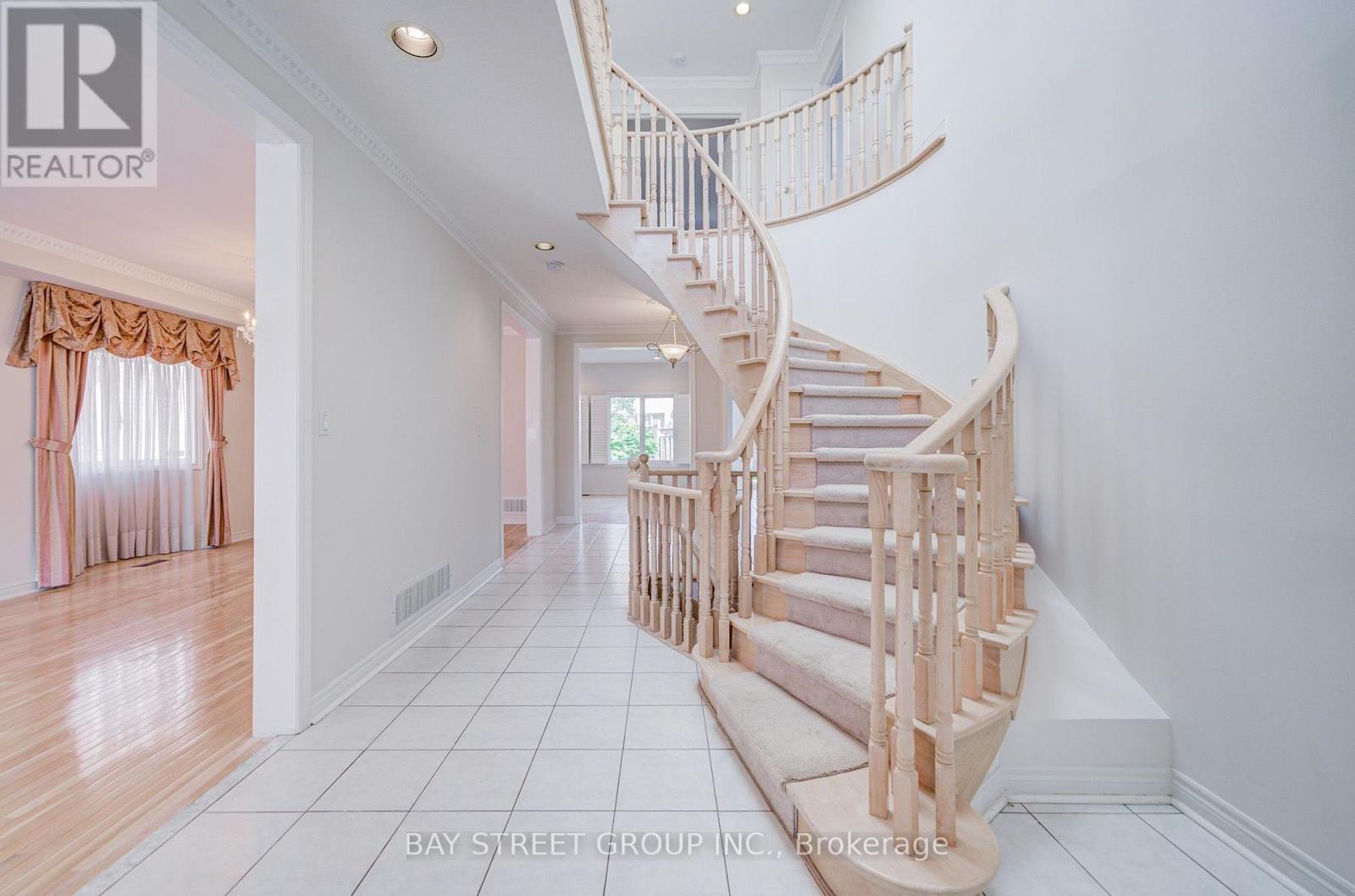13 Pembrooke Road, Markham, Ontario  L6C 2L2 - Photo 5 - N14096416
