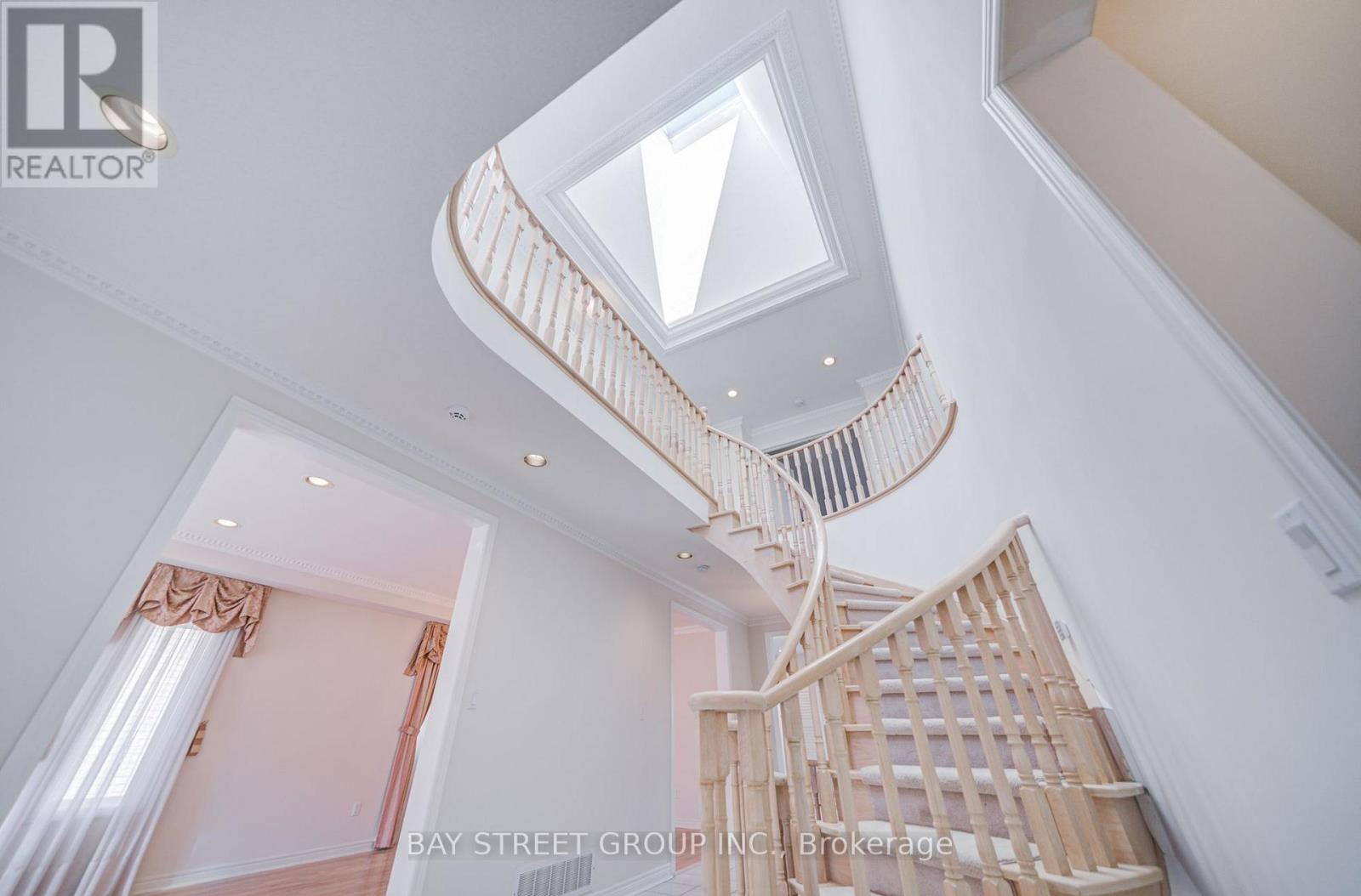 13 Pembrooke Road, Markham, Ontario  L6C 2L2 - Photo 6 - N14096416