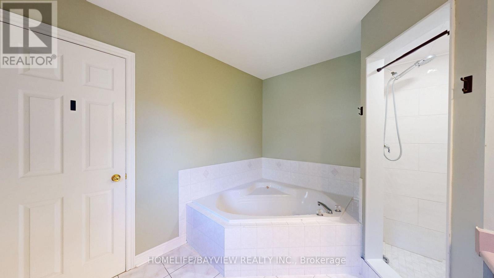 861 Surin Court, Newmarket, Ontario  L3Y 8R3 - Photo 18 - N14096442