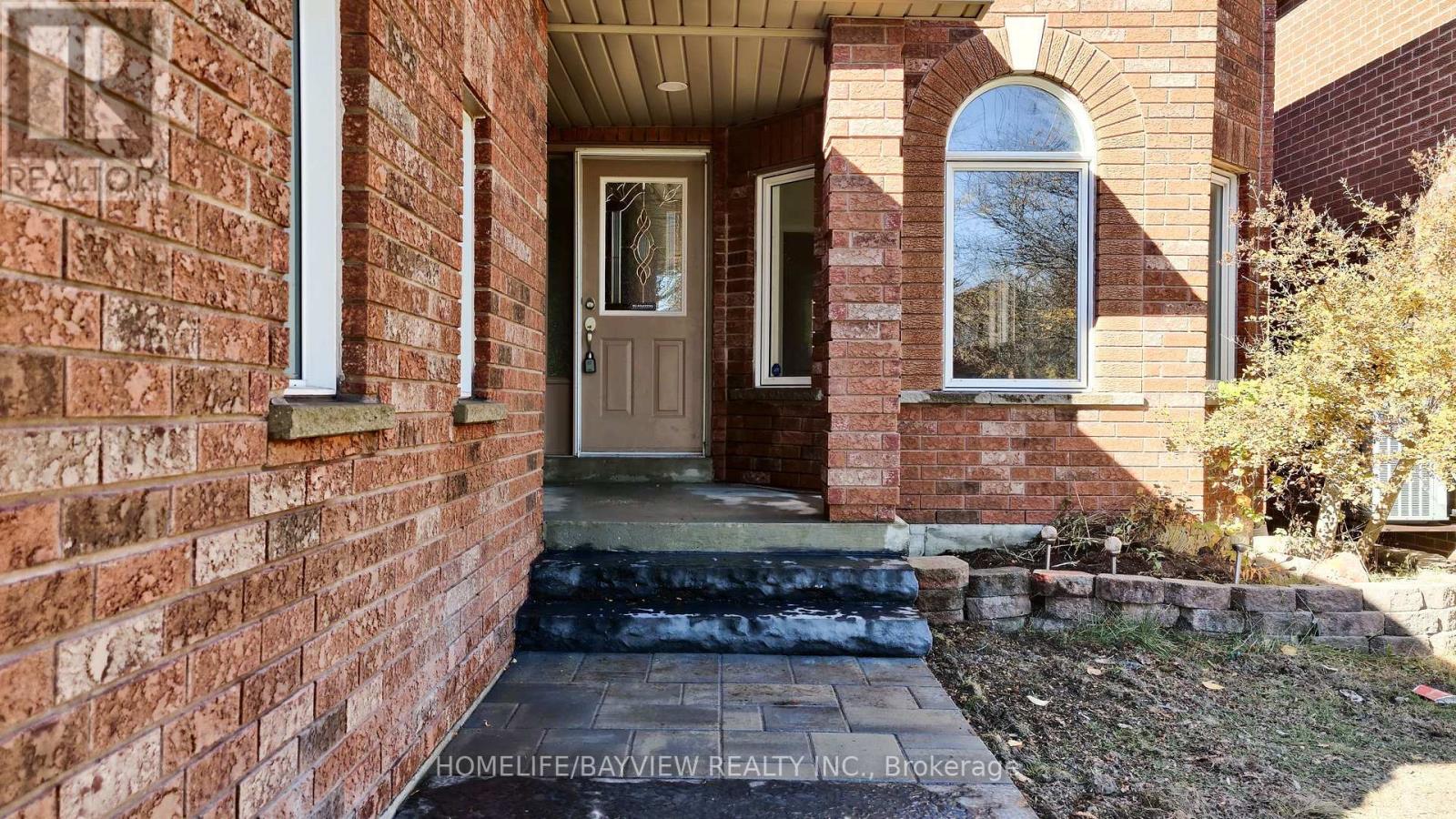 861 Surin Court, Newmarket, Ontario  L3Y 8R3 - Photo 2 - N14096442