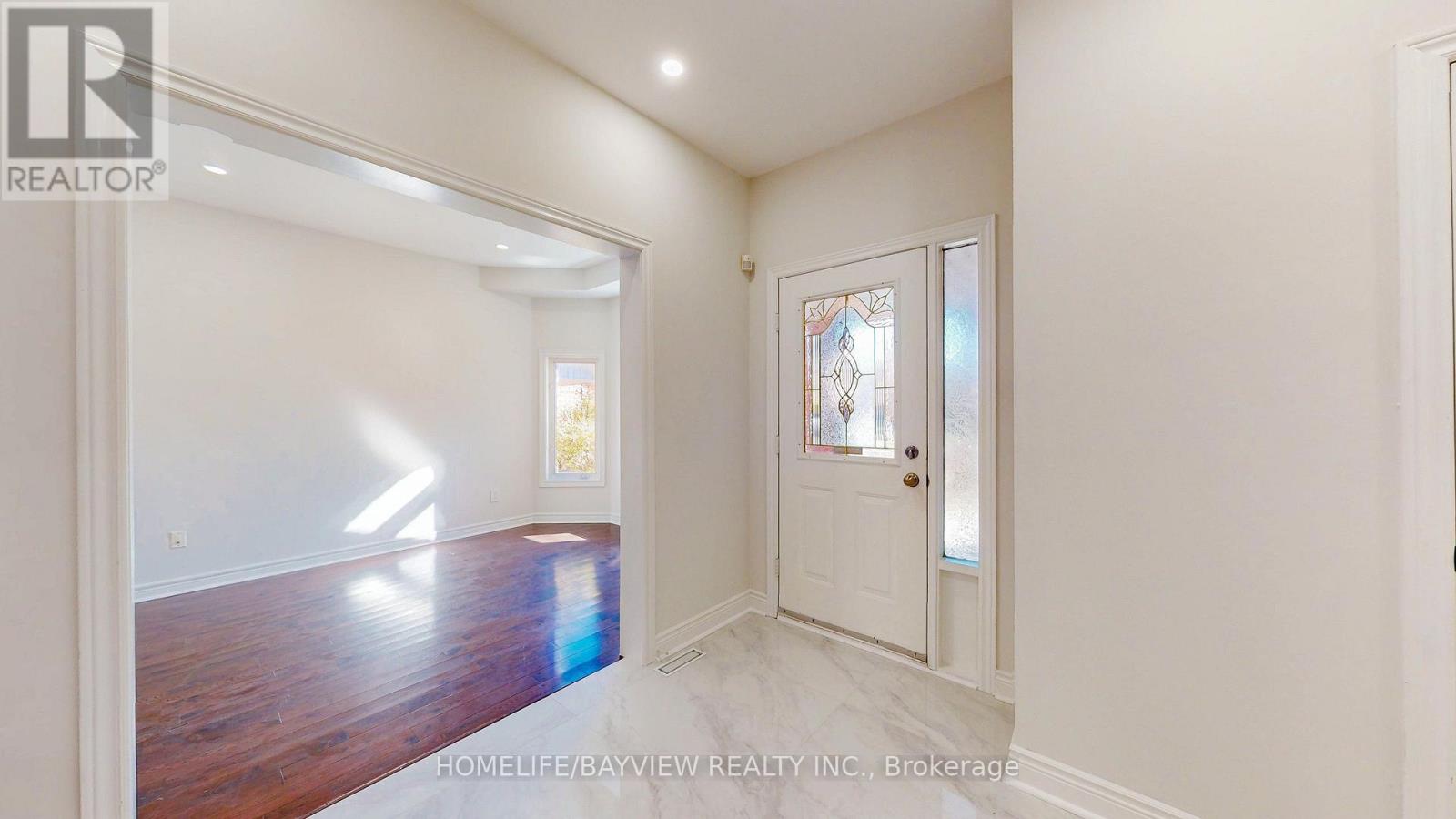 861 Surin Court, Newmarket, Ontario  L3Y 8R3 - Photo 3 - N14096442