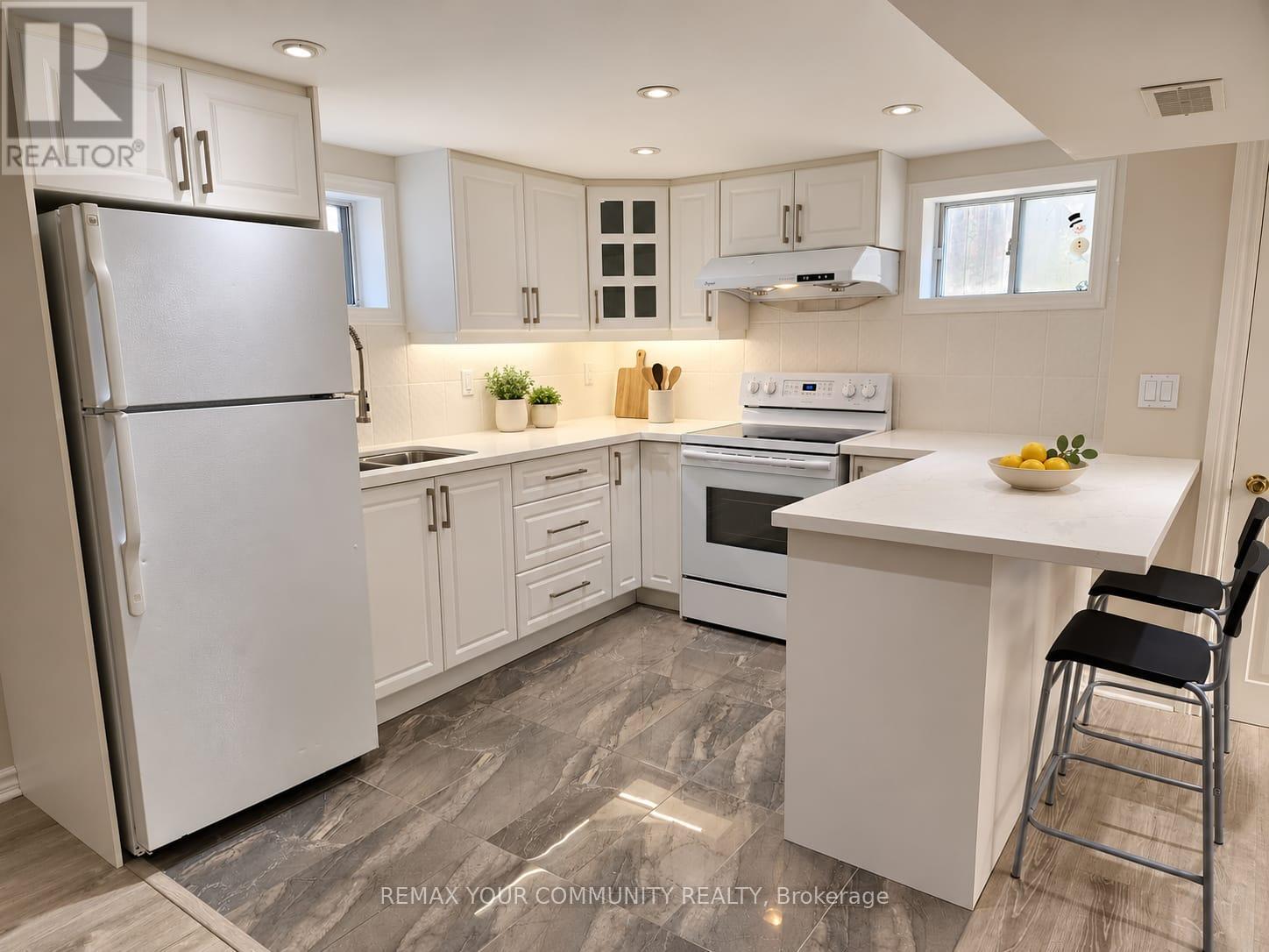 LOWER LEVEL - 387 PALISER CRESCENT N
