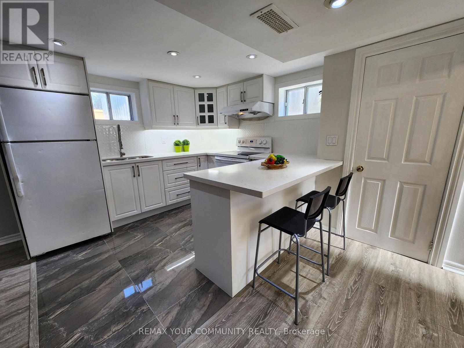 Lower Level - 387 Paliser Crescent N, Richmond Hill, Ontario  L4C 1R5 - Photo 2 - N14096456