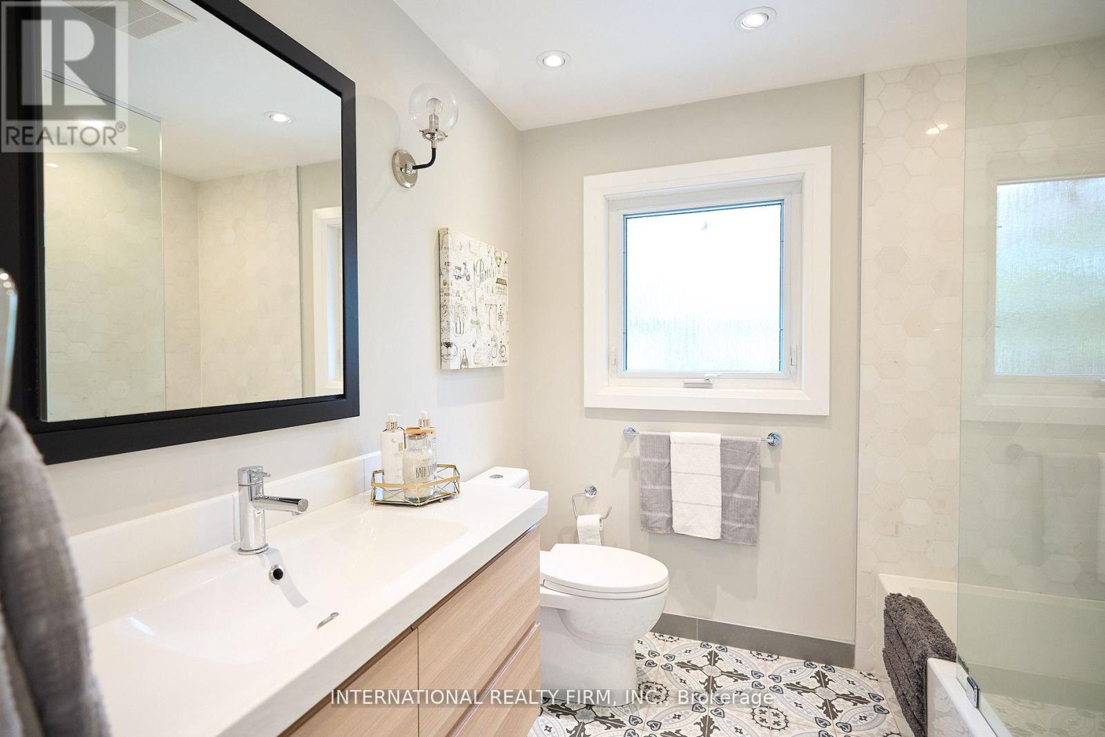 2292 Devon Road, Oakville, Ontario  L6J 5R4 - Photo 9 - W14096452