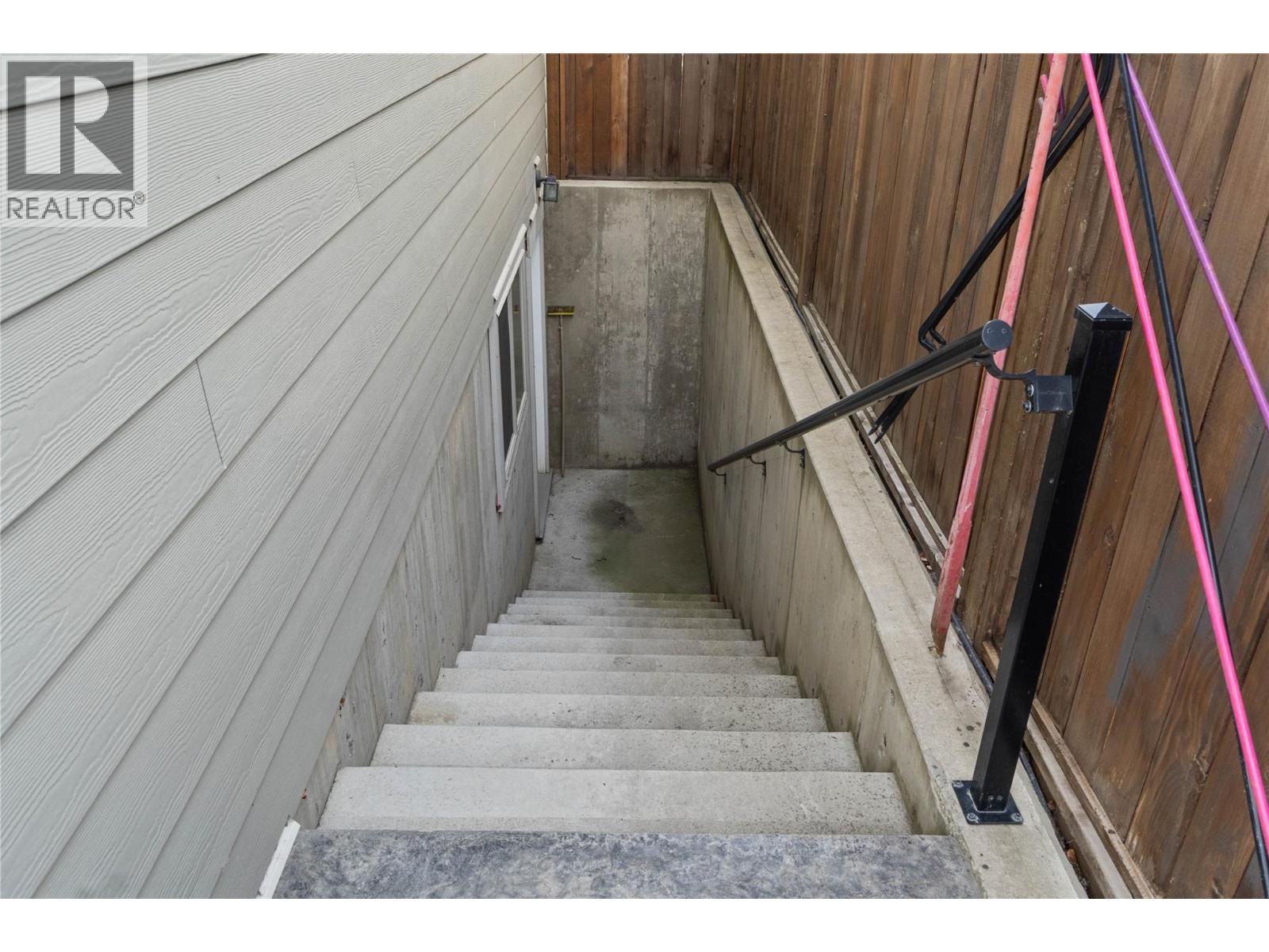 710 Hayward Place, Kamloops, British Columbia  V2B 0G1 - Photo 33 - 10404071