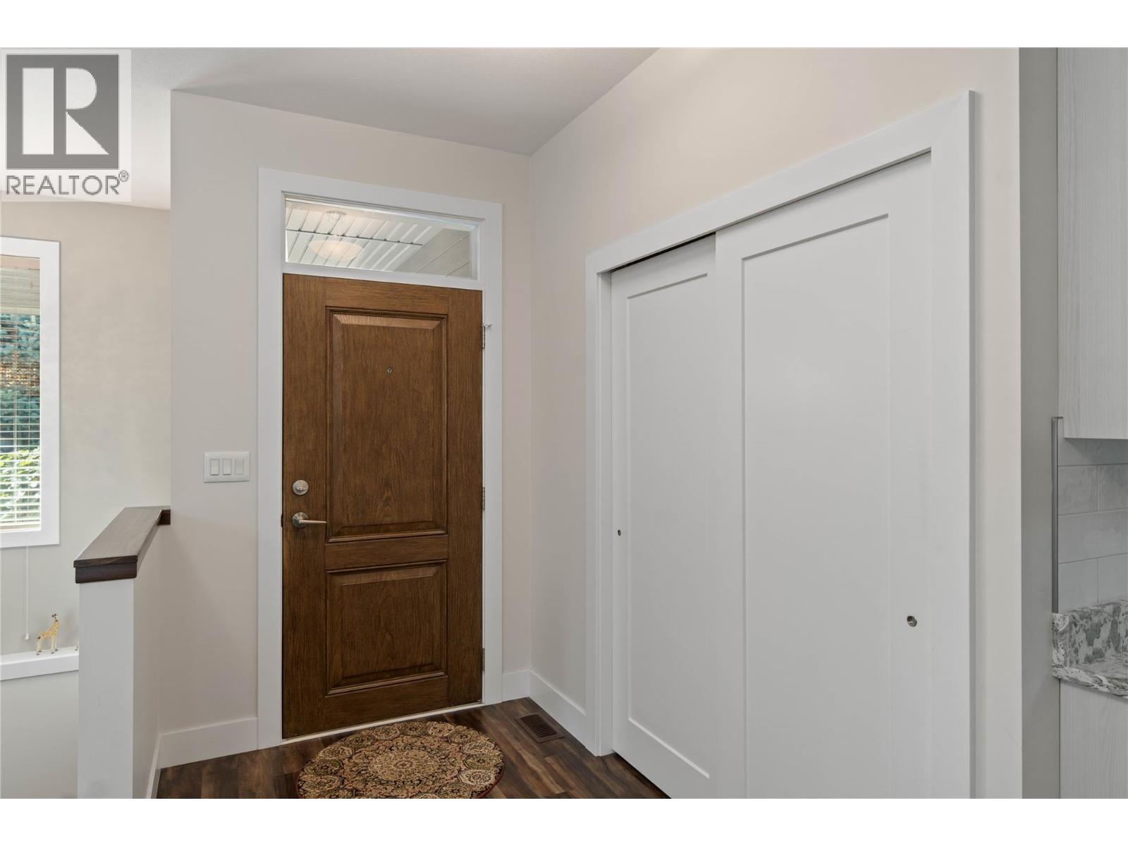 710 Hayward Place, Kamloops, British Columbia  V2B 0G1 - Photo 6 - 10404071
