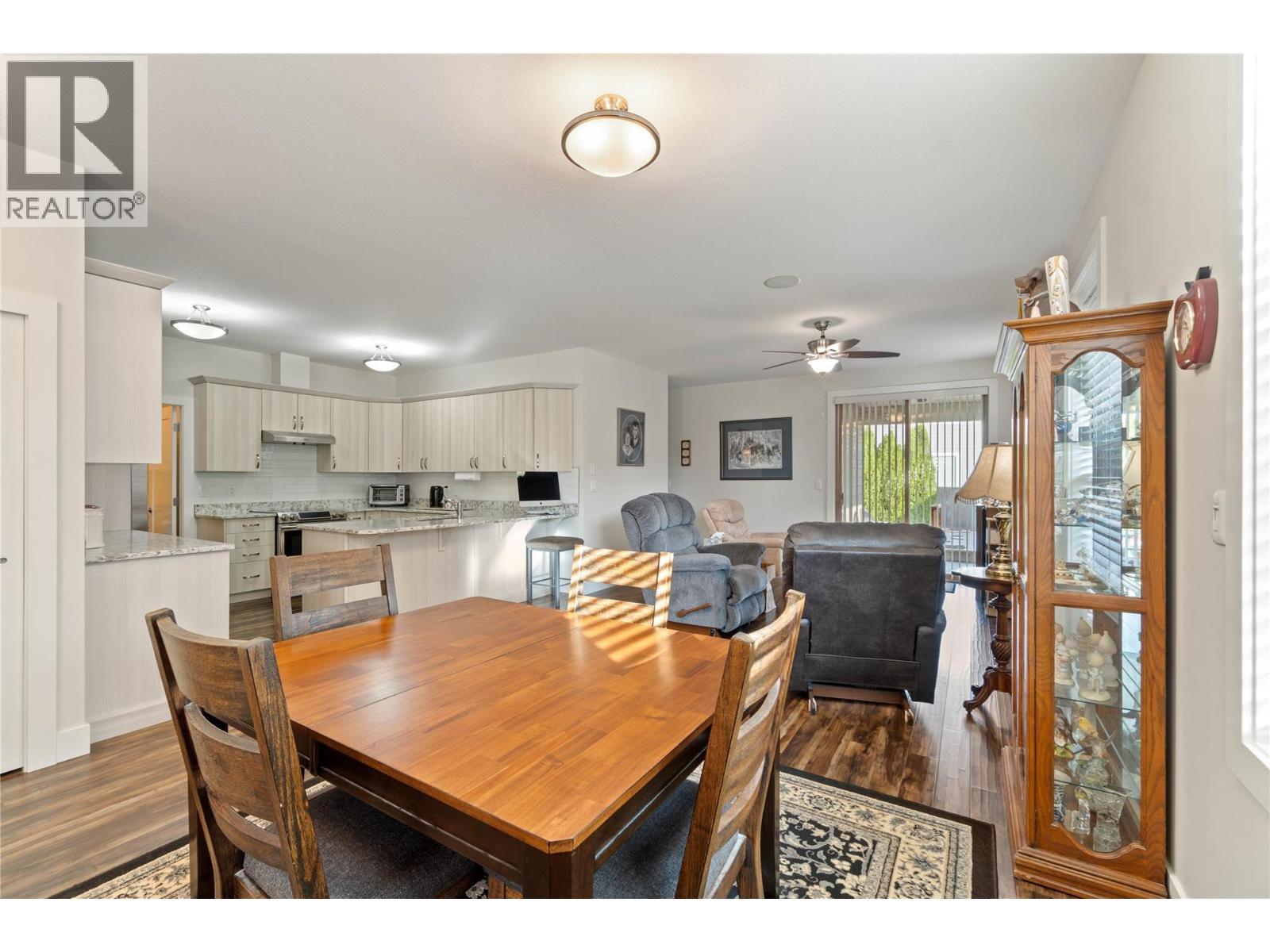710 Hayward Place, Kamloops, British Columbia  V2B 0G1 - Photo 8 - 10404071