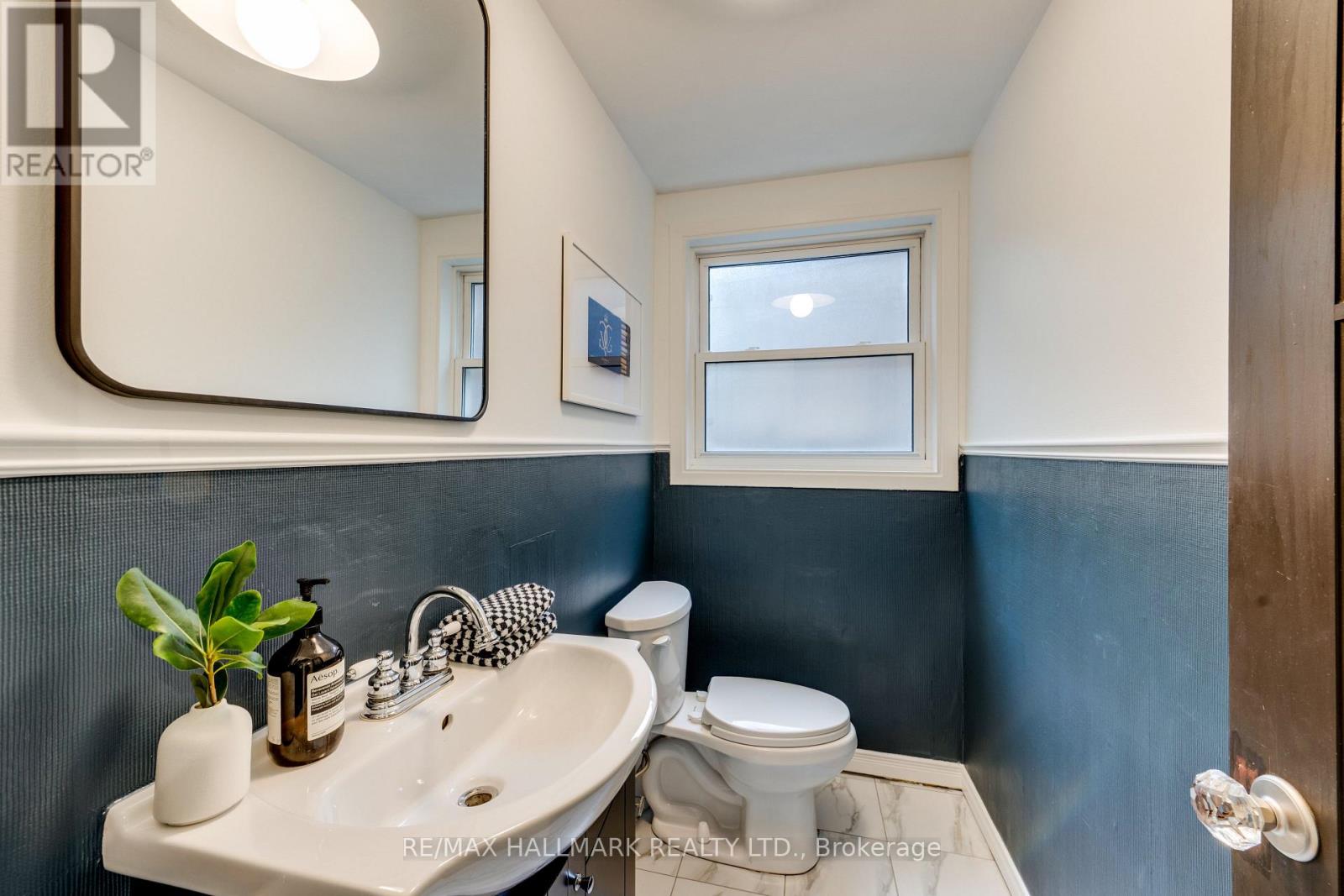 45 Sorauren Avenue, Toronto, Ontario M6R 2C8 - Photo 14 - W14096504