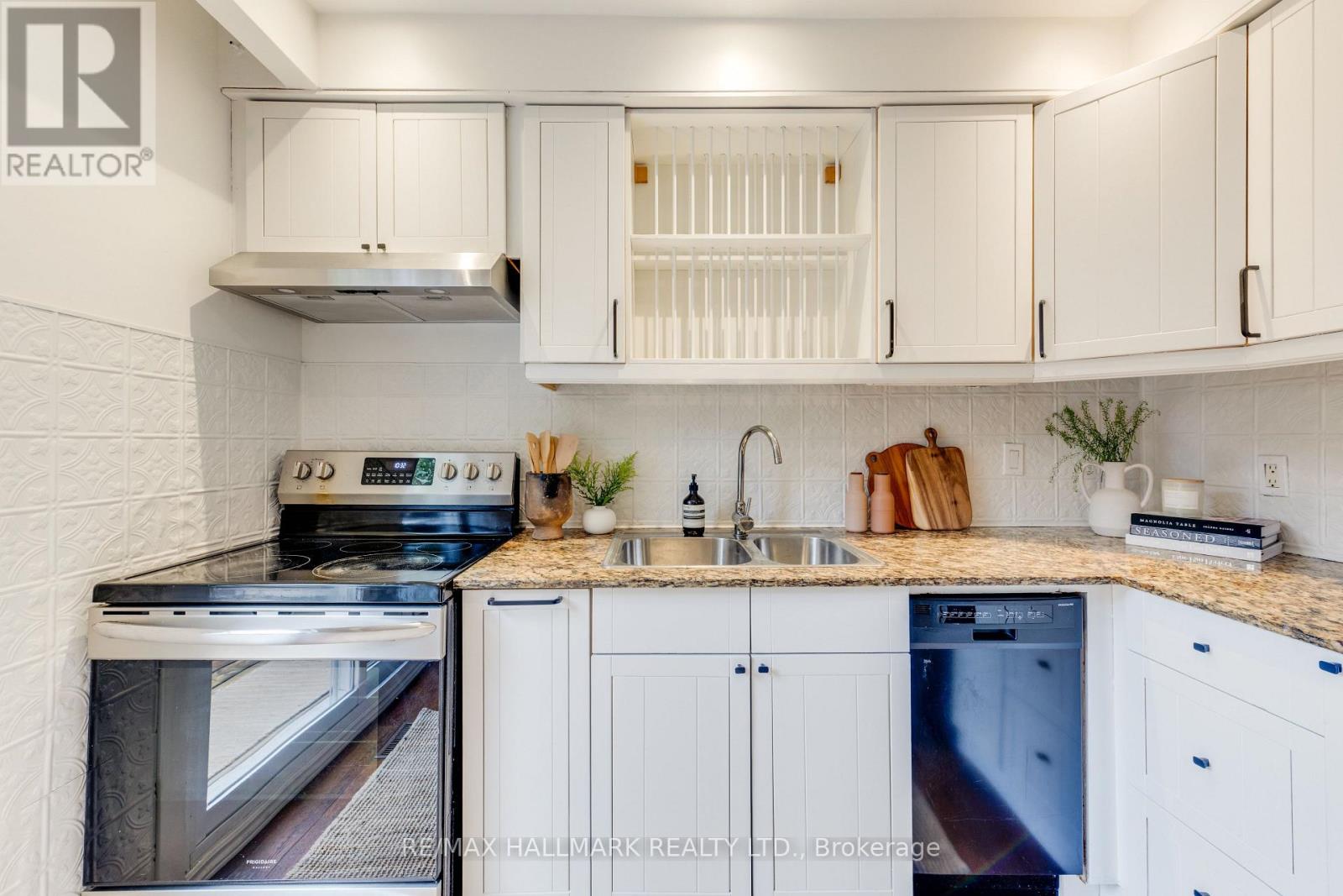 45 Sorauren Avenue, Toronto, Ontario M6R 2C8 - Photo 20 - W14096504