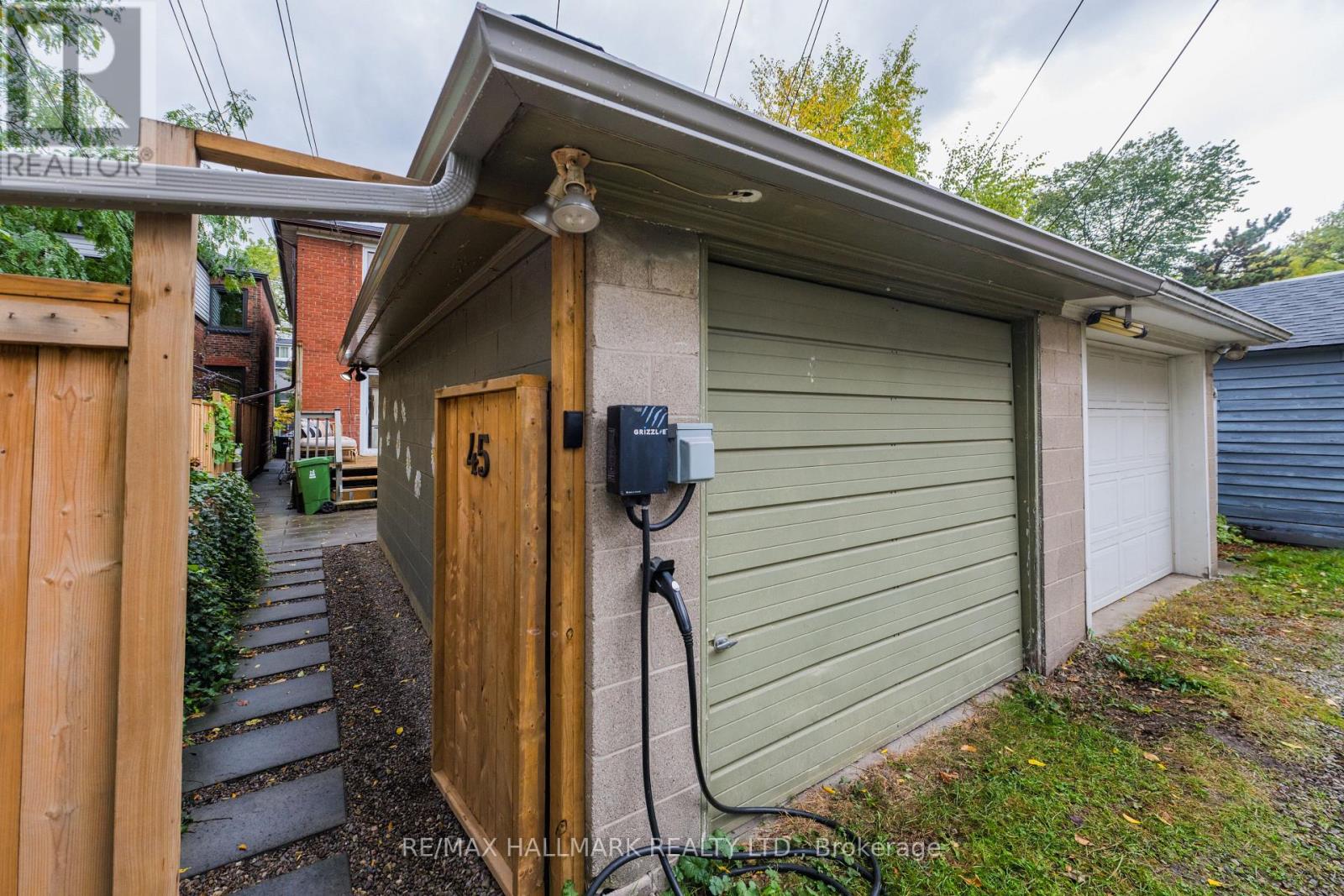 45 Sorauren Avenue, Toronto, Ontario M6R 2C8 - Photo 48 - W14096504