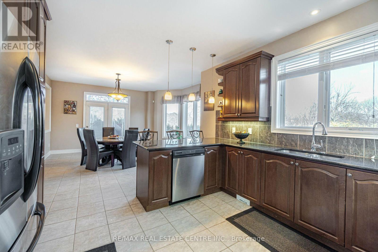 2327 Lyndhurst Drive, Oakville, Ontario  L6H 7V5 - Photo 16 - W14096516