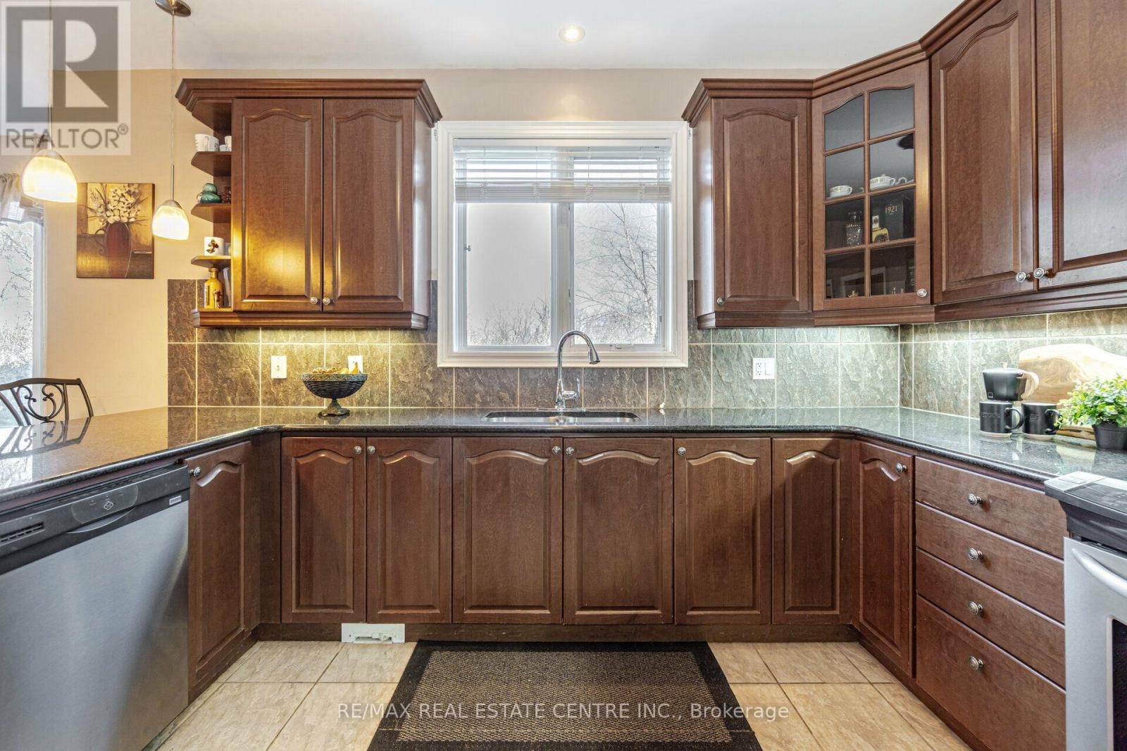 2327 Lyndhurst Drive, Oakville, Ontario  L6H 7V5 - Photo 20 - W14096516