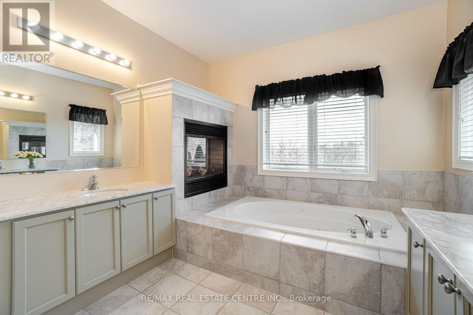 2327 Lyndhurst Drive, Oakville, Ontario  L6H 7V5 - Photo 34 - W14096516