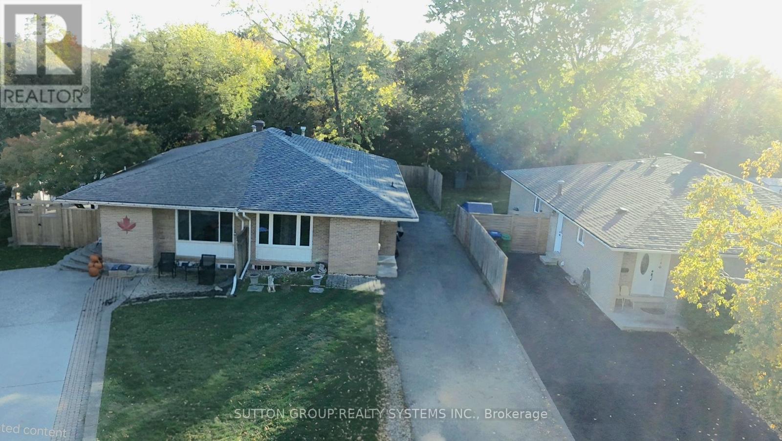 1916 Reiss Court, Mississauga, Ontario  L5J 3S3 - Photo 1 - W14096530