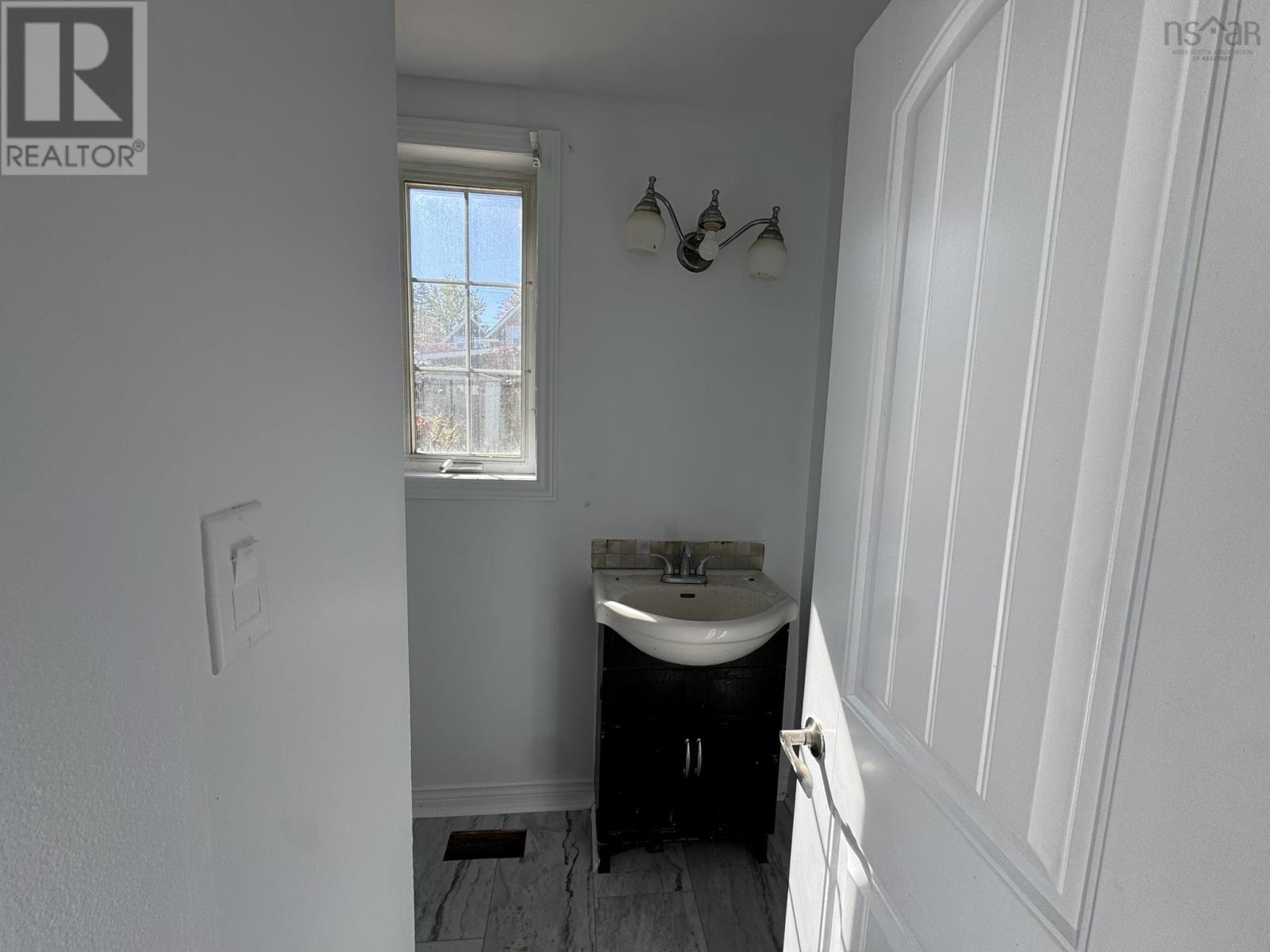 34 Duke Street, Trenton, Nova Scotia  B0K 1X0 - Photo 7 - 202626197