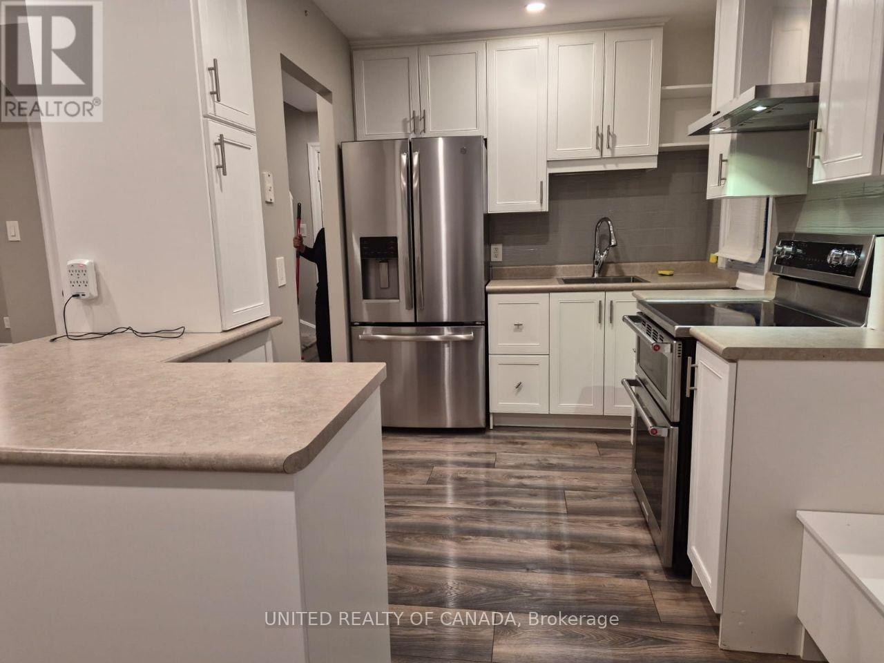 790 The Queensway, Toronto, Ontario  M8Z 1N5 - Photo 6 - W14096556