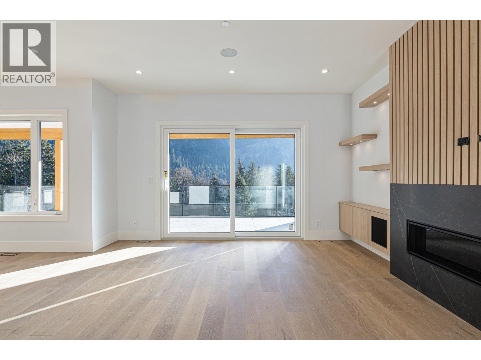 2216 Windsail Place, Squamish, British Columbia  V8B 0T6 - Photo 6 - R3082966