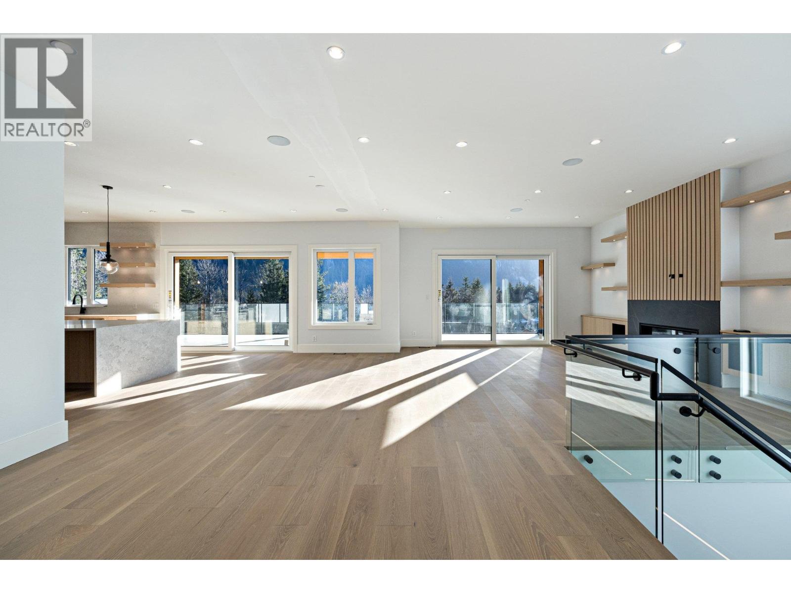 2216 Windsail Place, Squamish, British Columbia  V8B 0T6 - Photo 7 - R3082966