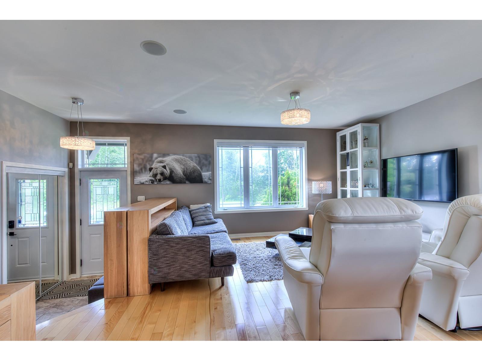14 Rue St-Louis Les Cèdres Quebec Canada J7T0G3 4