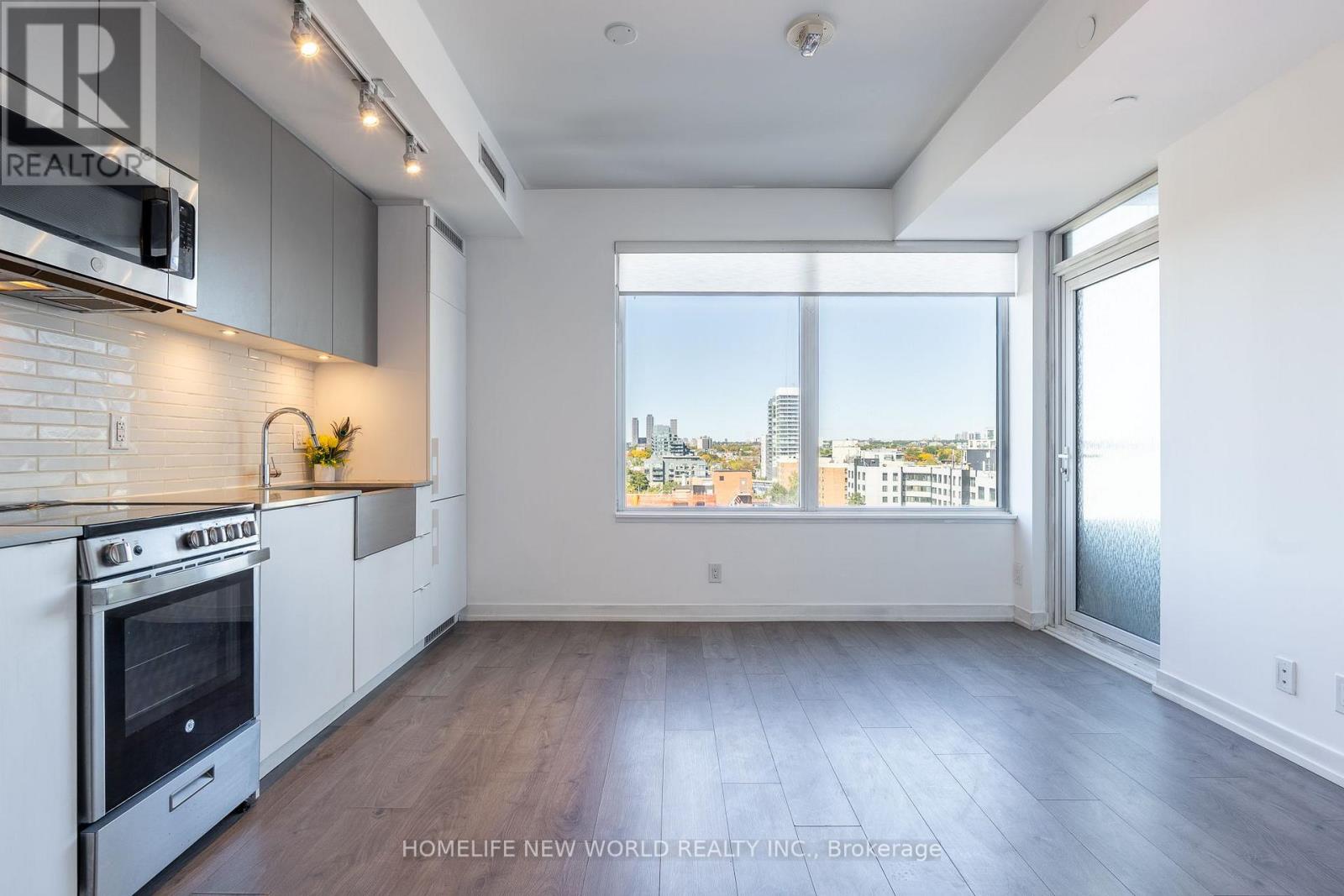 822 - 270 DUFFERIN STREET, Toronto, Ontario