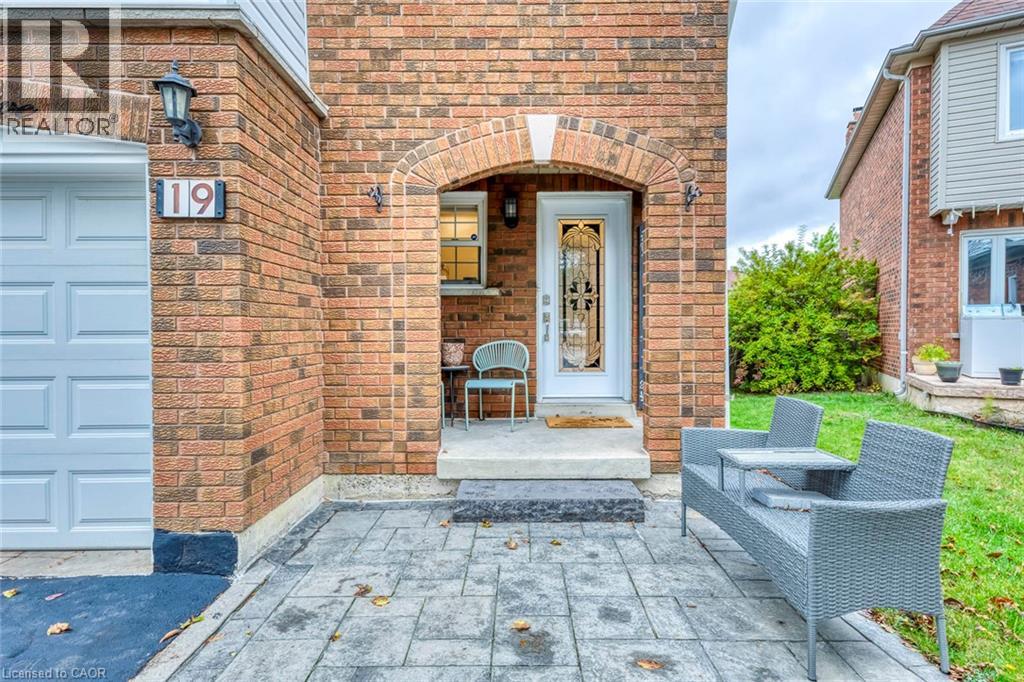 19 Horned Owl Drive, Brampton, Ontario  L6R 1C6 - Photo 3 - 40872488