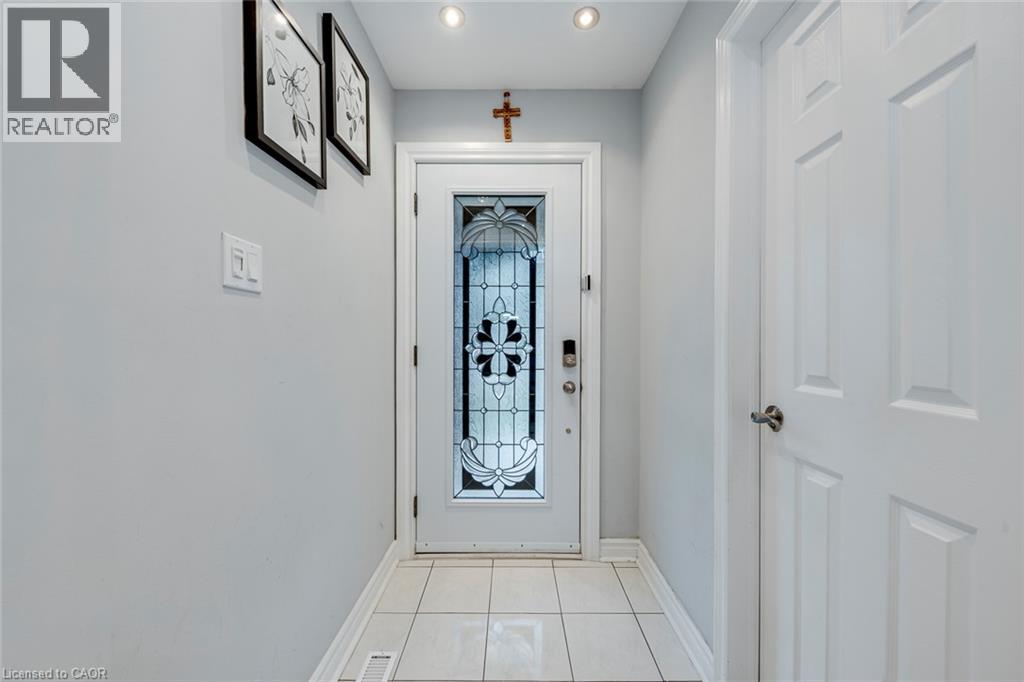 19 Horned Owl Drive, Brampton, Ontario  L6R 1C6 - Photo 4 - 40872488