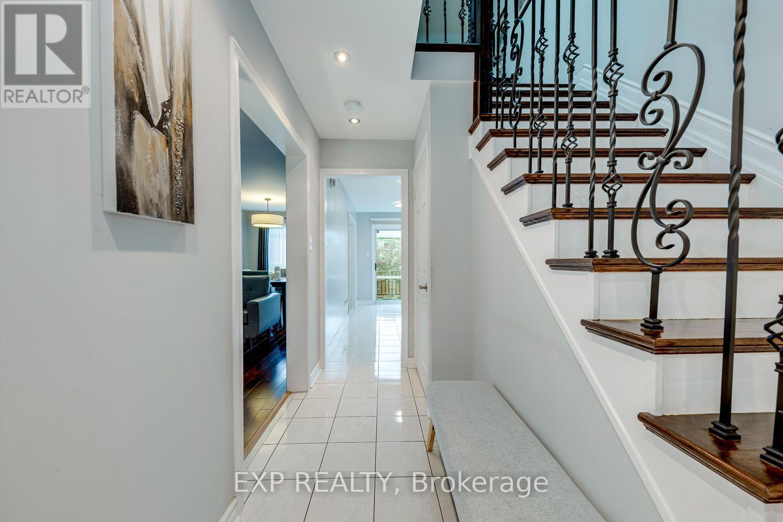 19 Horned Owl Drive, Brampton, Ontario  L6R 1C6 - Photo 5 - W14096582