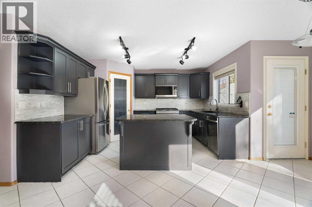 12574 Douglas Woods Road, Calgary, Alberta  T2Z 3J1 - Photo 7 - A2353240