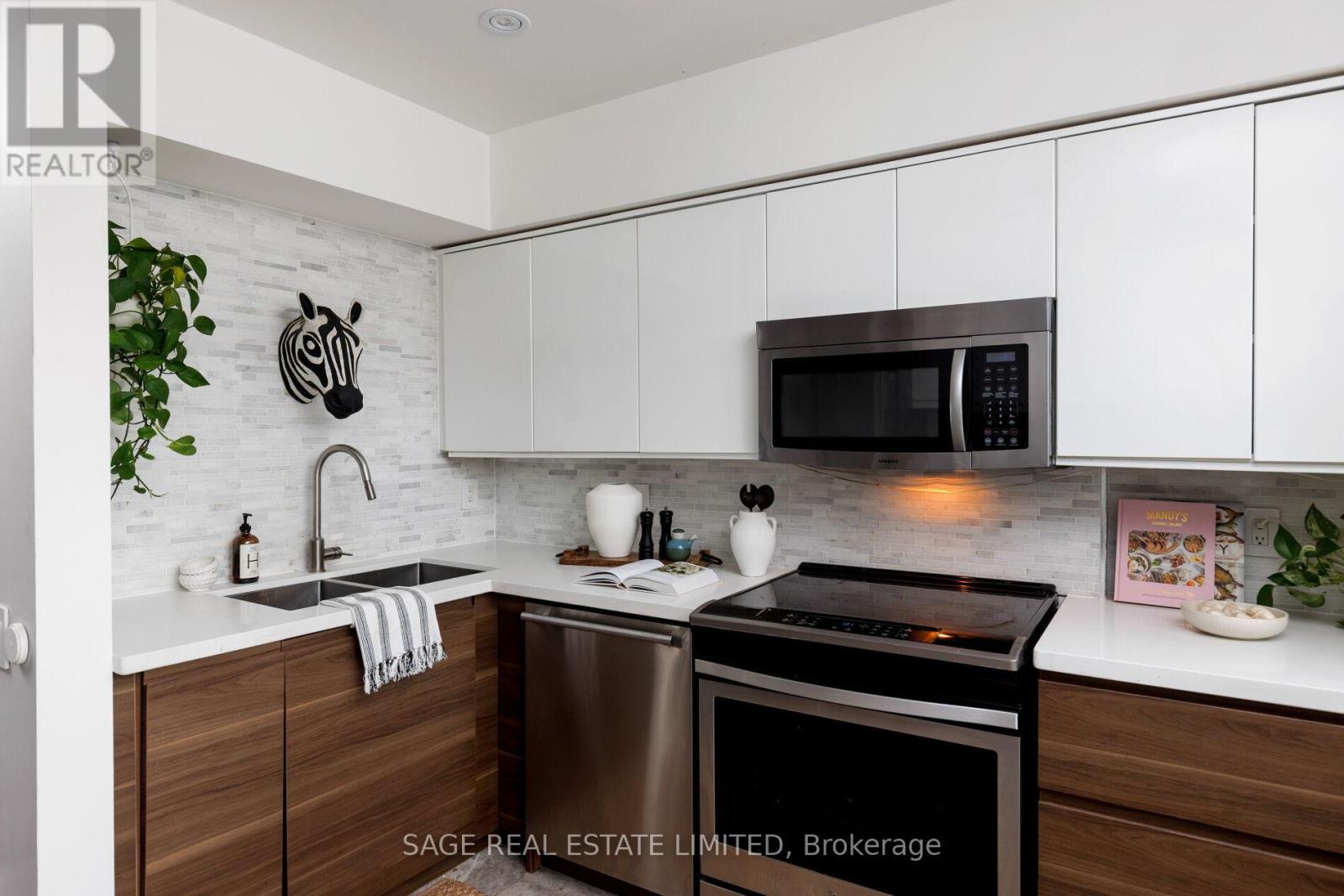 Th06 - 140 Bathurst Street, Toronto, Ontario  M5V 3N8 - Photo 23 - C14096690