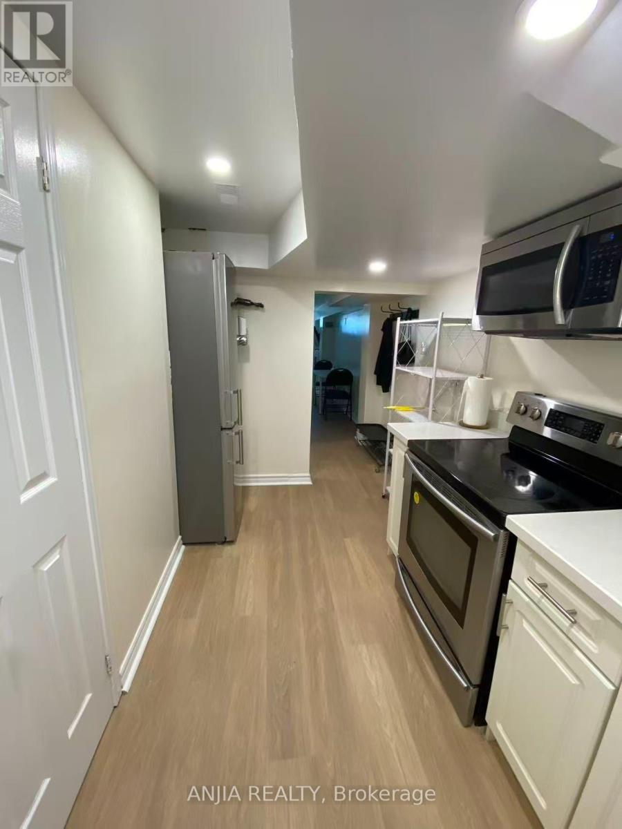 86 Santa Barbara Road, Toronto, Ontario  M2N 2C2 - Photo 5 - C14096716