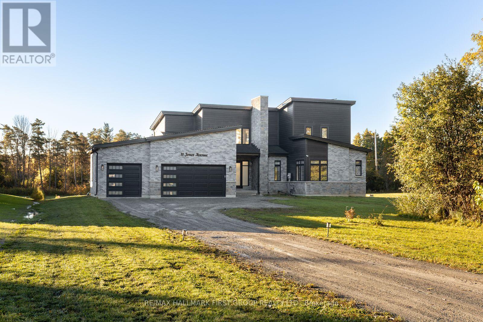 11 Jones Avenue, Clarington, Ontario  L0A 1J0 - Photo 3 - E14096584