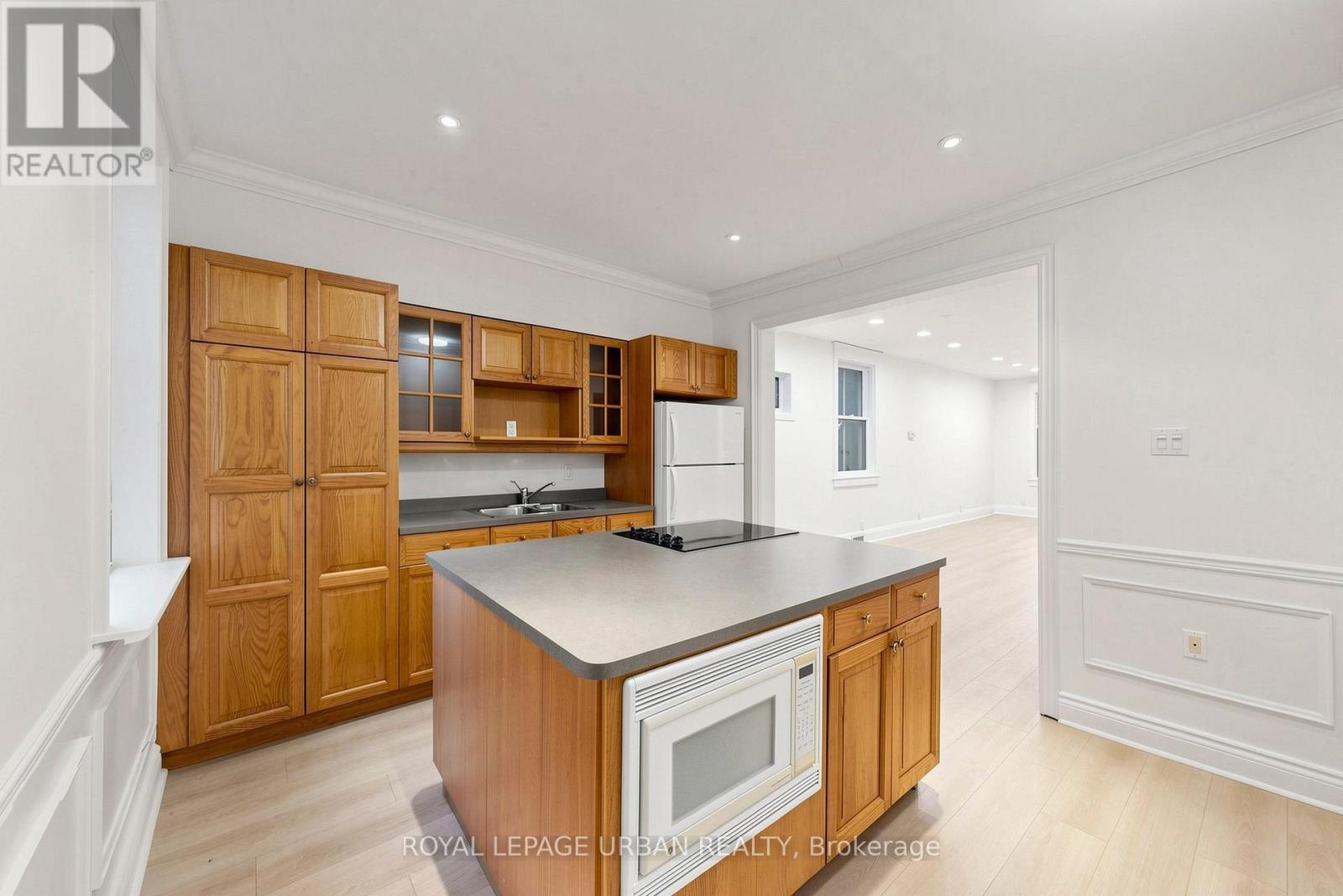 74 East Lynn Avenue, Toronto, Ontario  M4C 3X2 - Photo 13 - E14096598