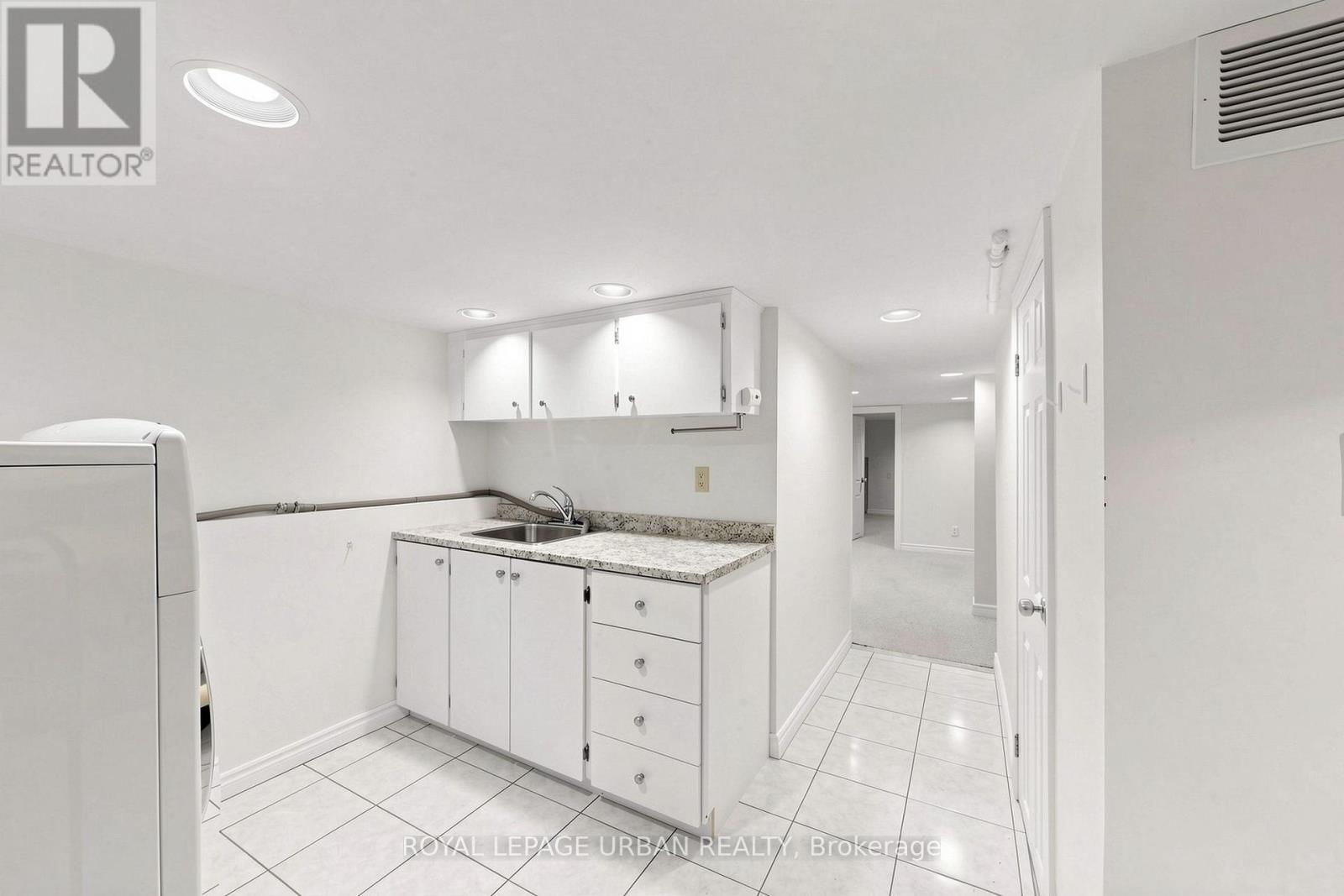 74 East Lynn Avenue, Toronto, Ontario  M4C 3X2 - Photo 16 - E14096598